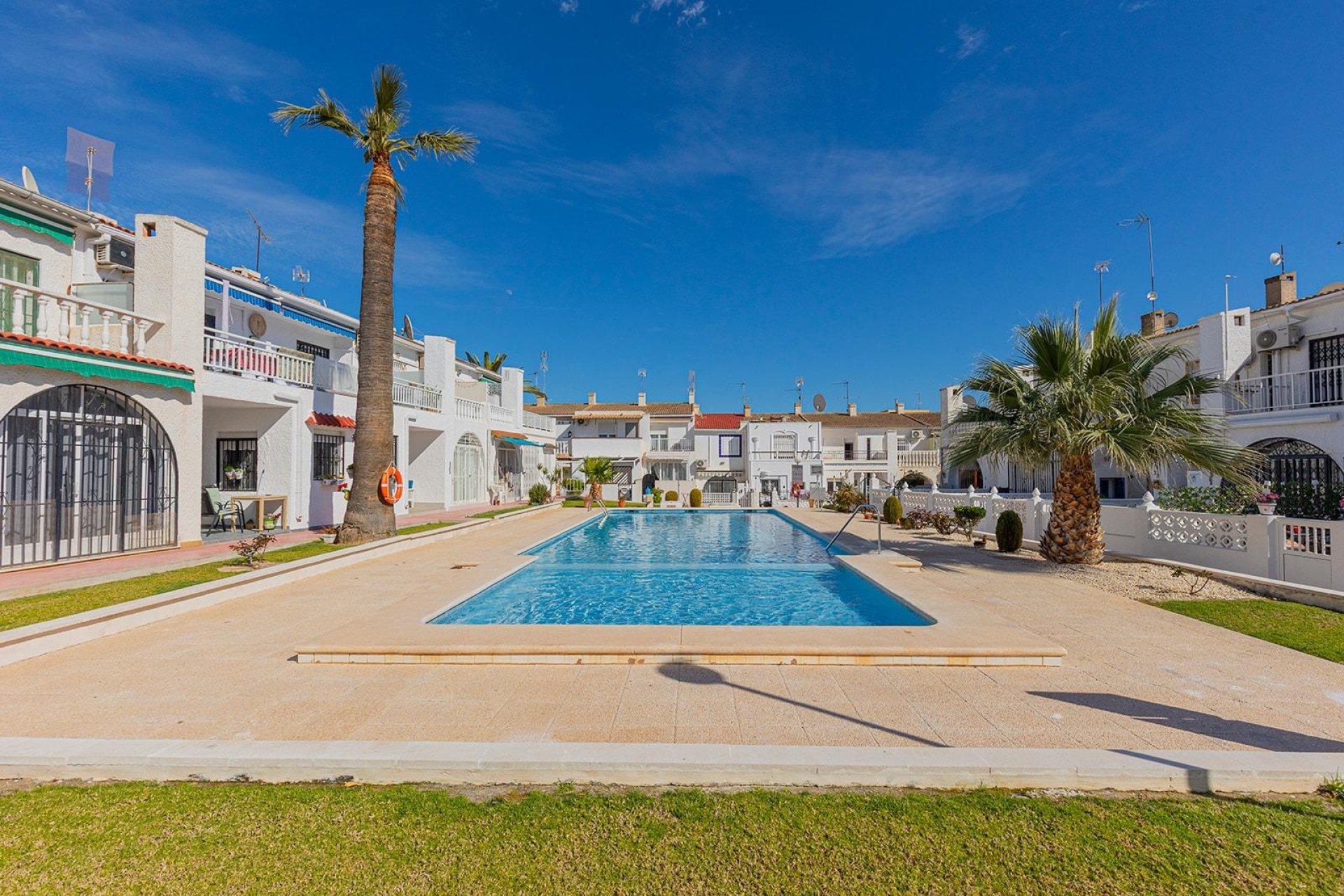 Revânzare - Town House -
Torrevieja - Calas Blanca