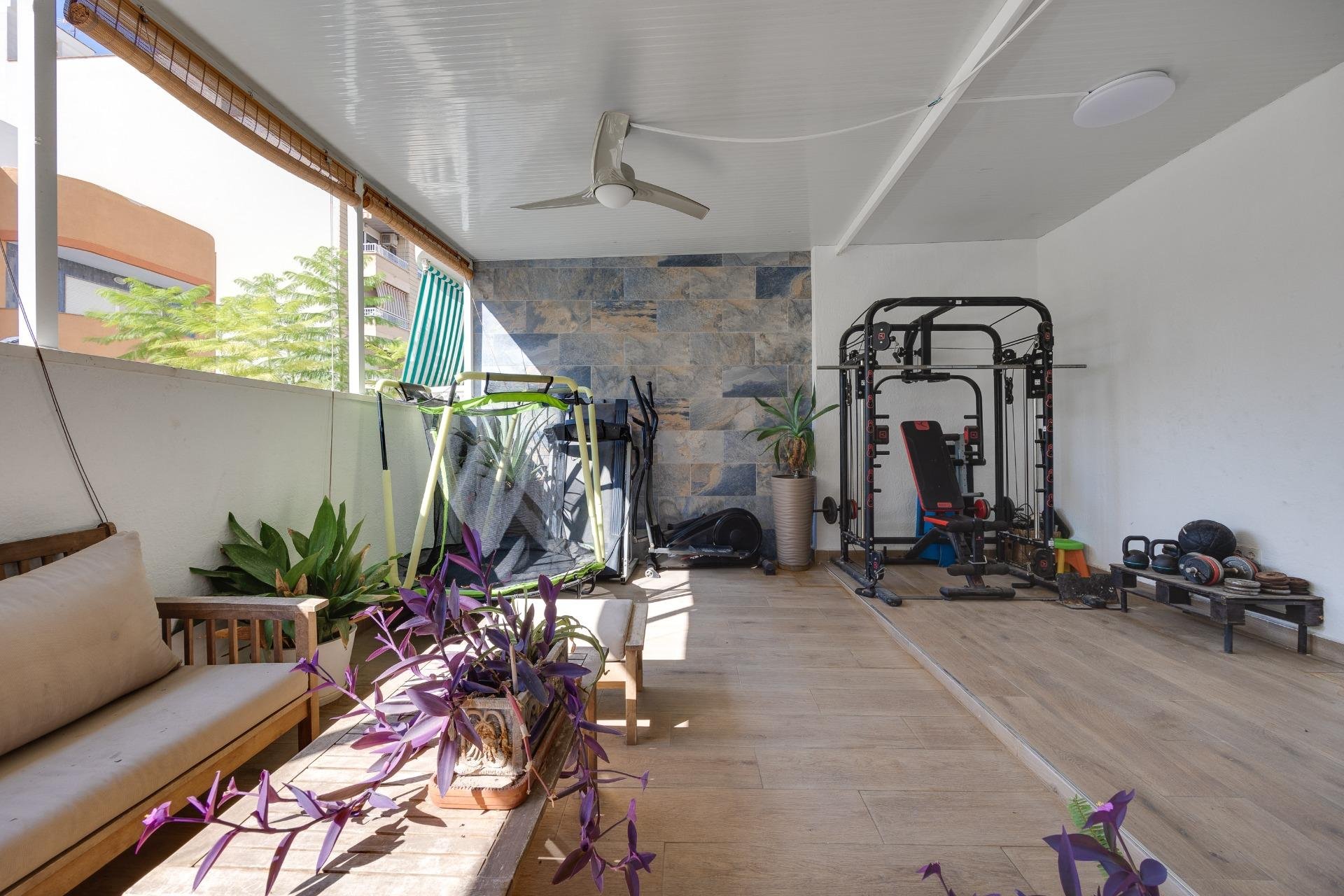 Revânzare - Town House -
Torrevieja - Centro