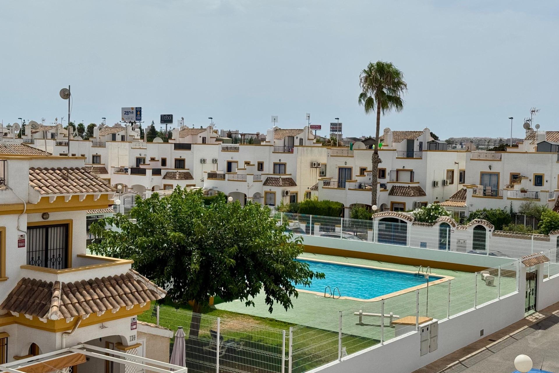 Revânzare - Town House -
Torrevieja - Costa Blanca