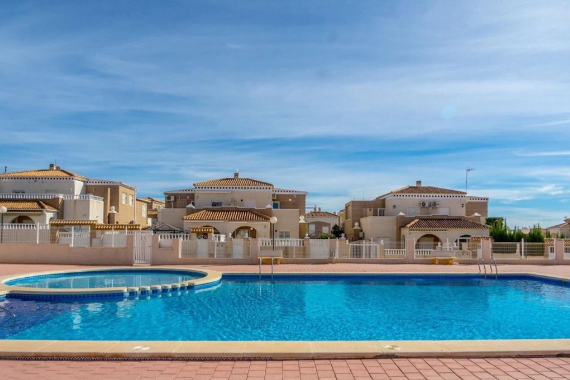 Revânzare - Town House -
Torrevieja - Costa Blanca