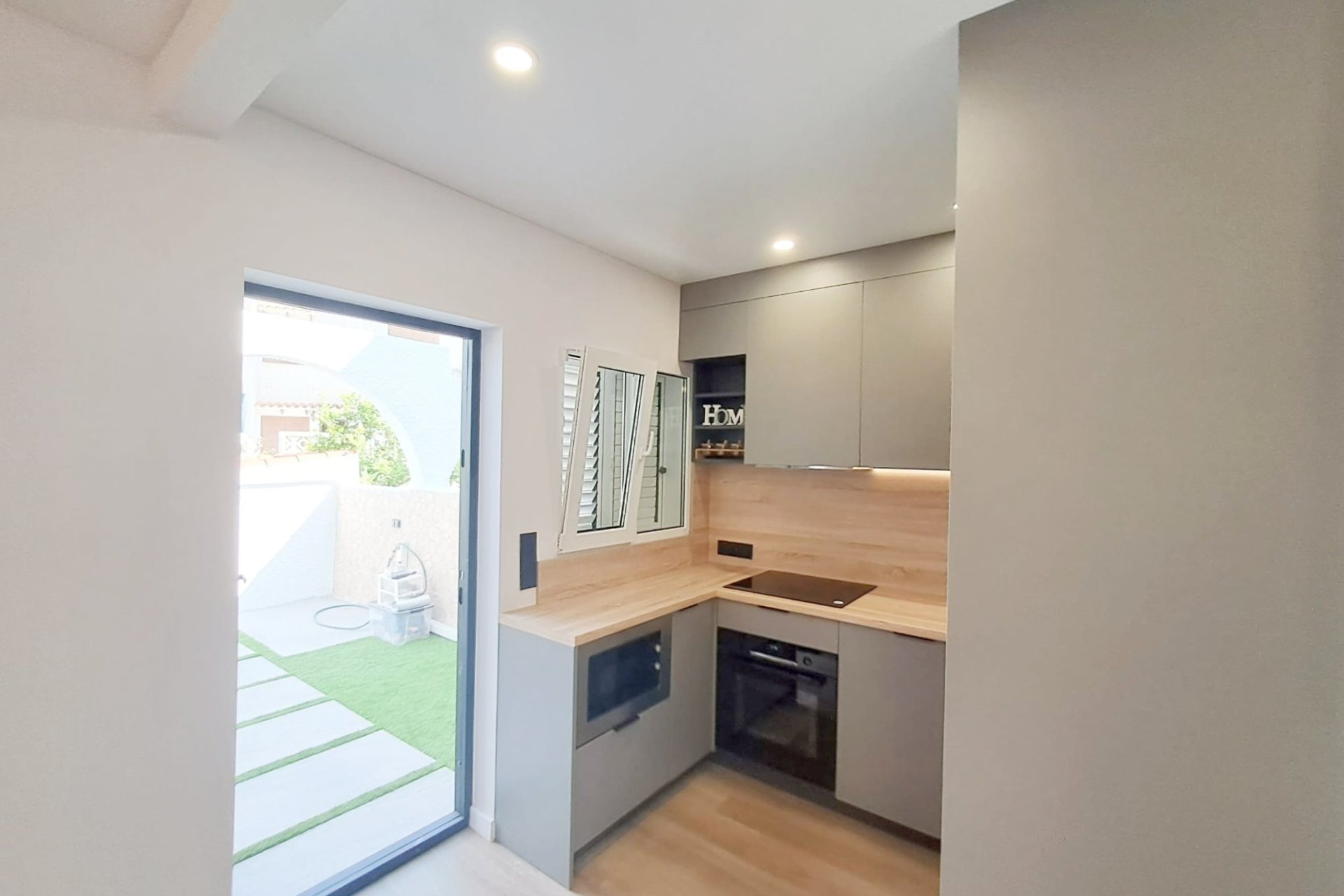 Revânzare - Town House -
Torrevieja - Costa Blanca