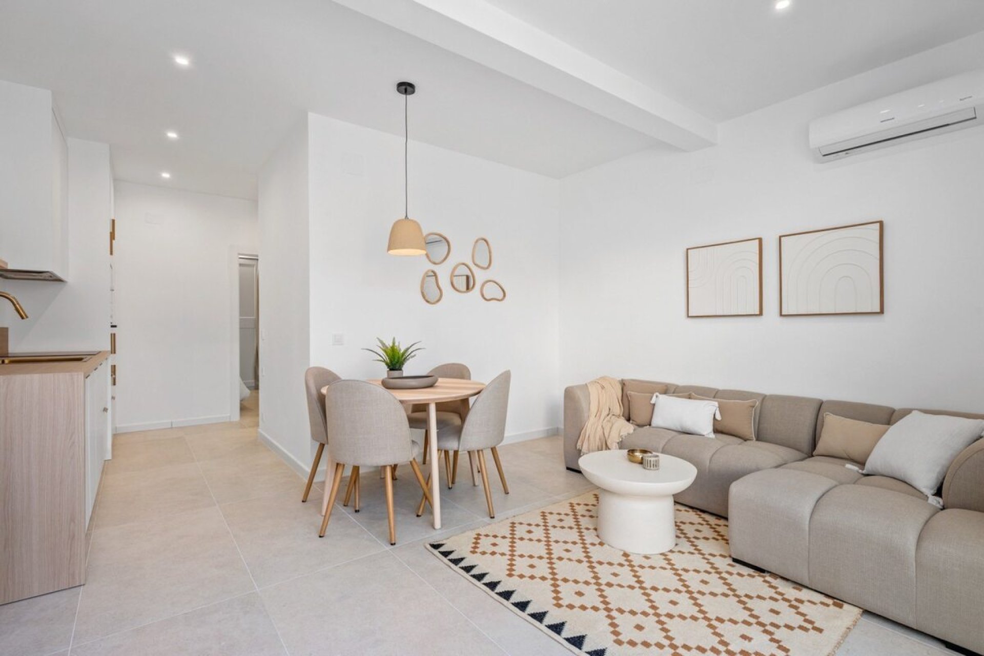 Revânzare - Town House -
Torrevieja - Costa Blanca