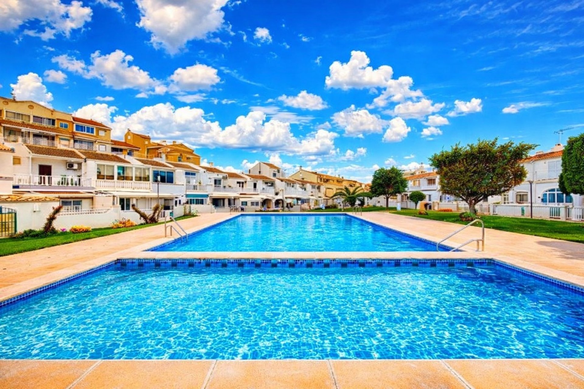 Revânzare - Town House -
Torrevieja - Costa Blanca