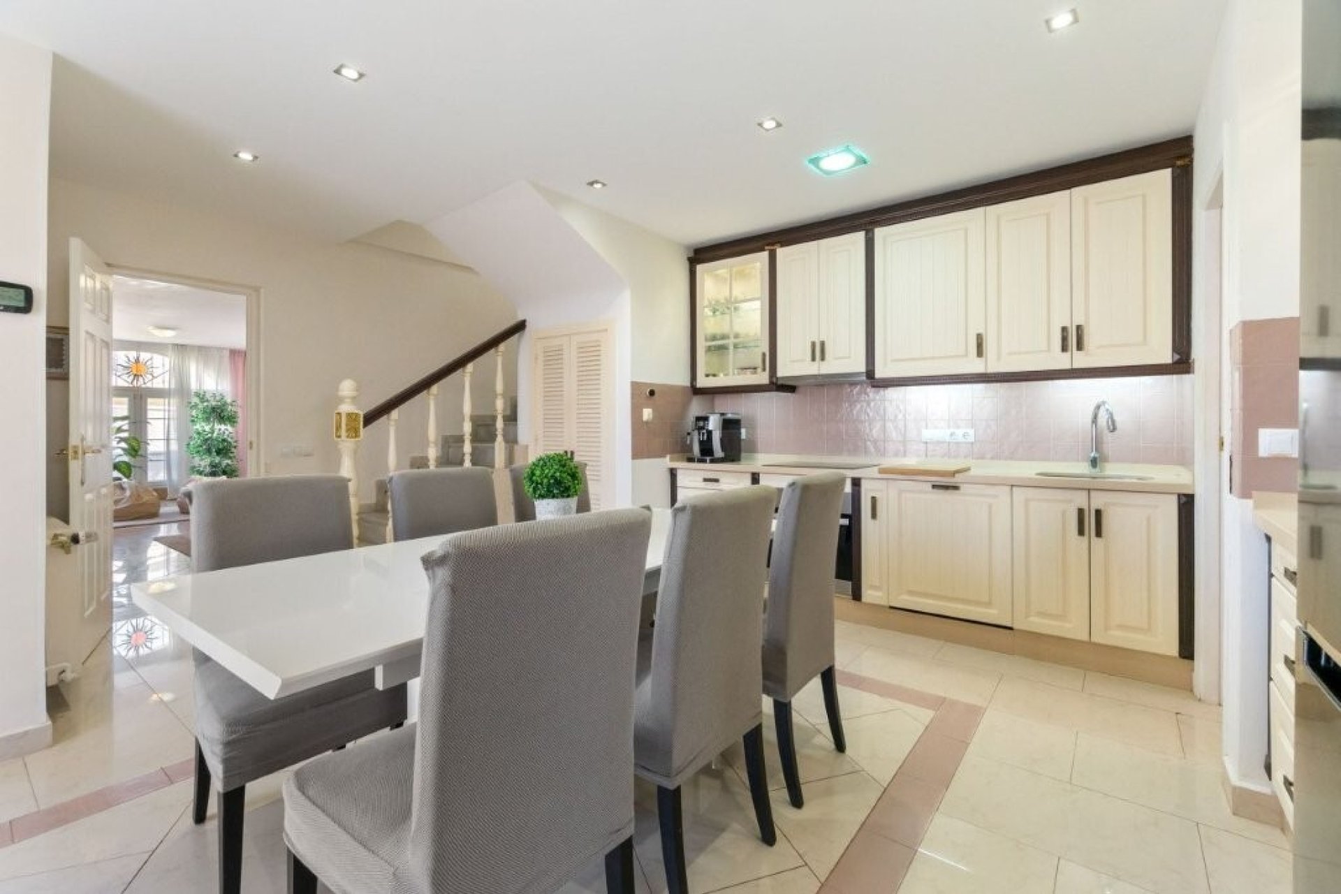 Revânzare - Town House -
Torrevieja - Los Frutales/ La Rosaleda