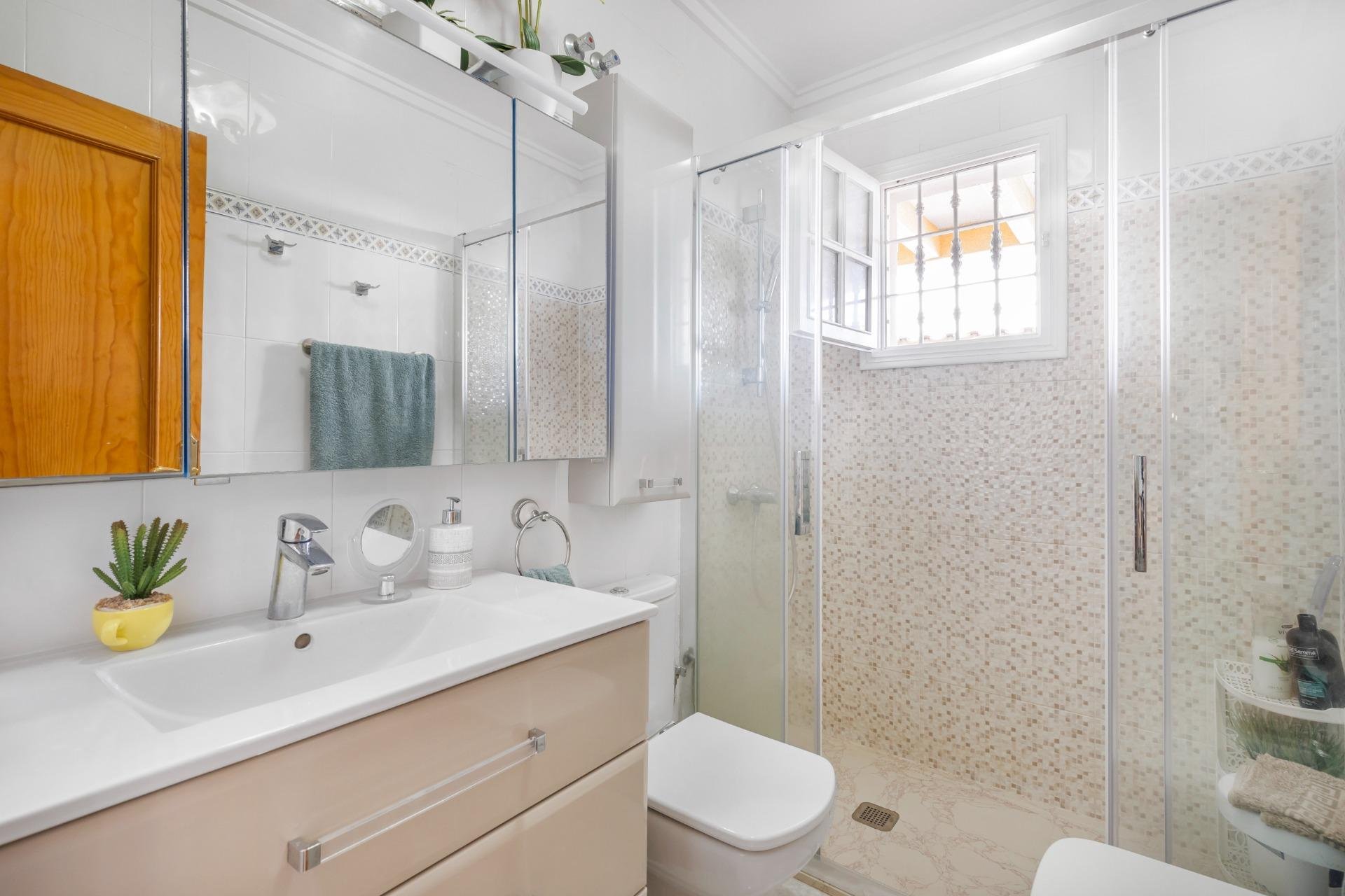 Revânzare - Town House -
Torrevieja - Los Frutales