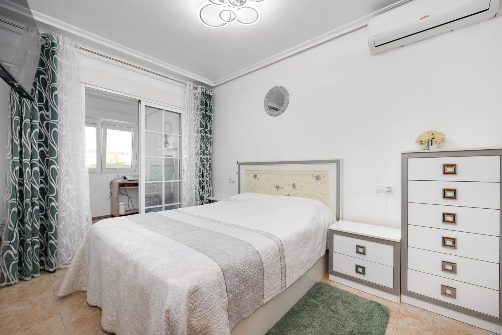 Revânzare - Town House -
Torrevieja - Parque Las Naciones