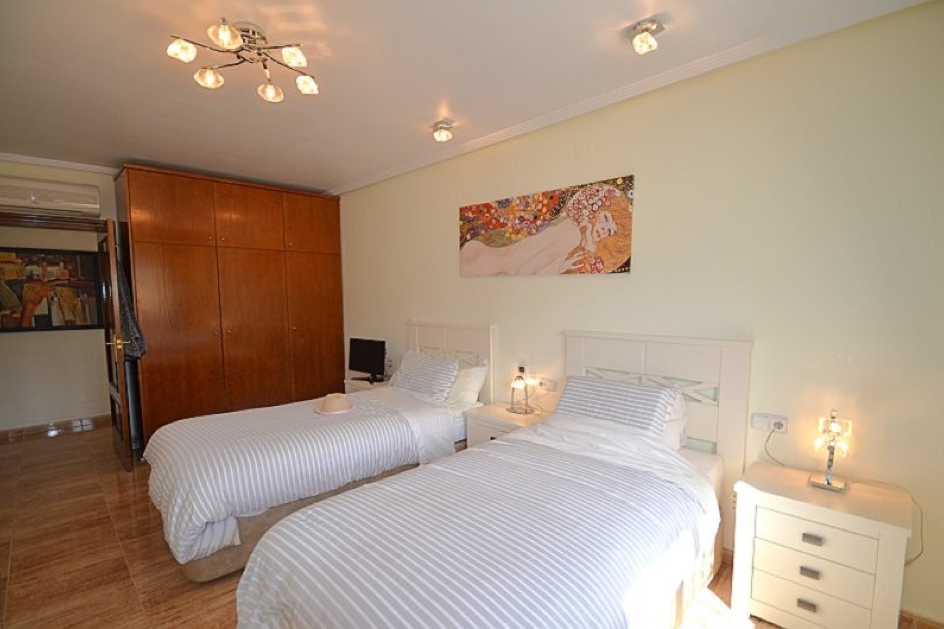 Revânzare - Vilă -
Campos del Río - Inland