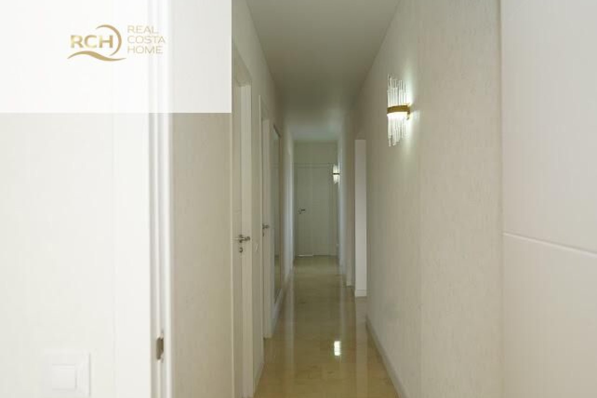 Revânzare - Vilă -
La Nucía - Montebello - Nou Espai