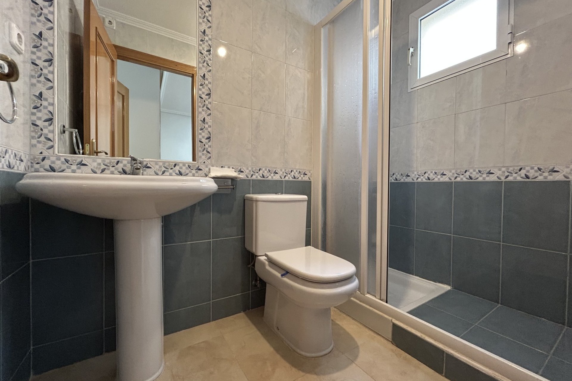 Revente - Appartement -
2778 - Inland