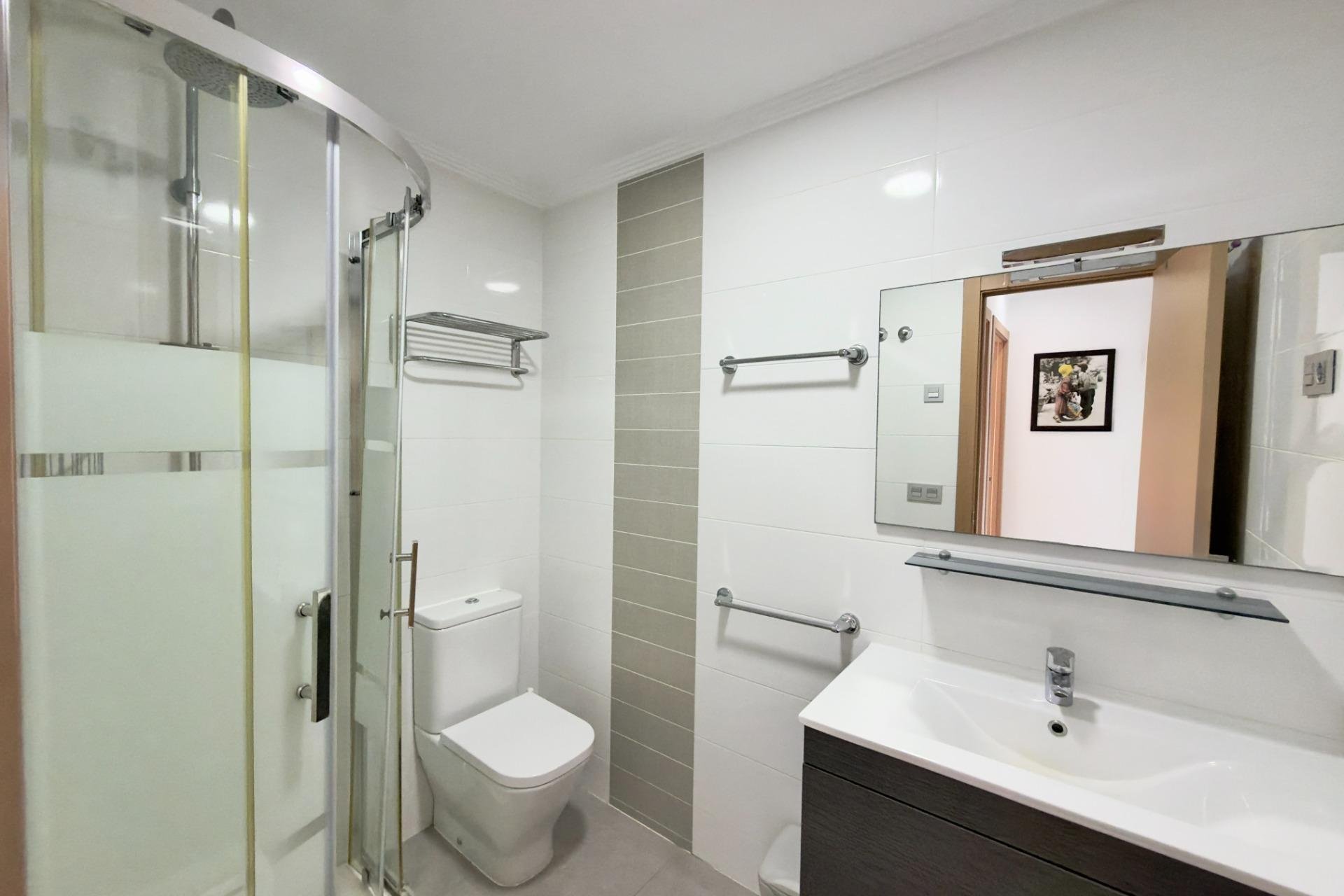 Revente - Appartement -
Guardamar del Segura - Urbanizaciones