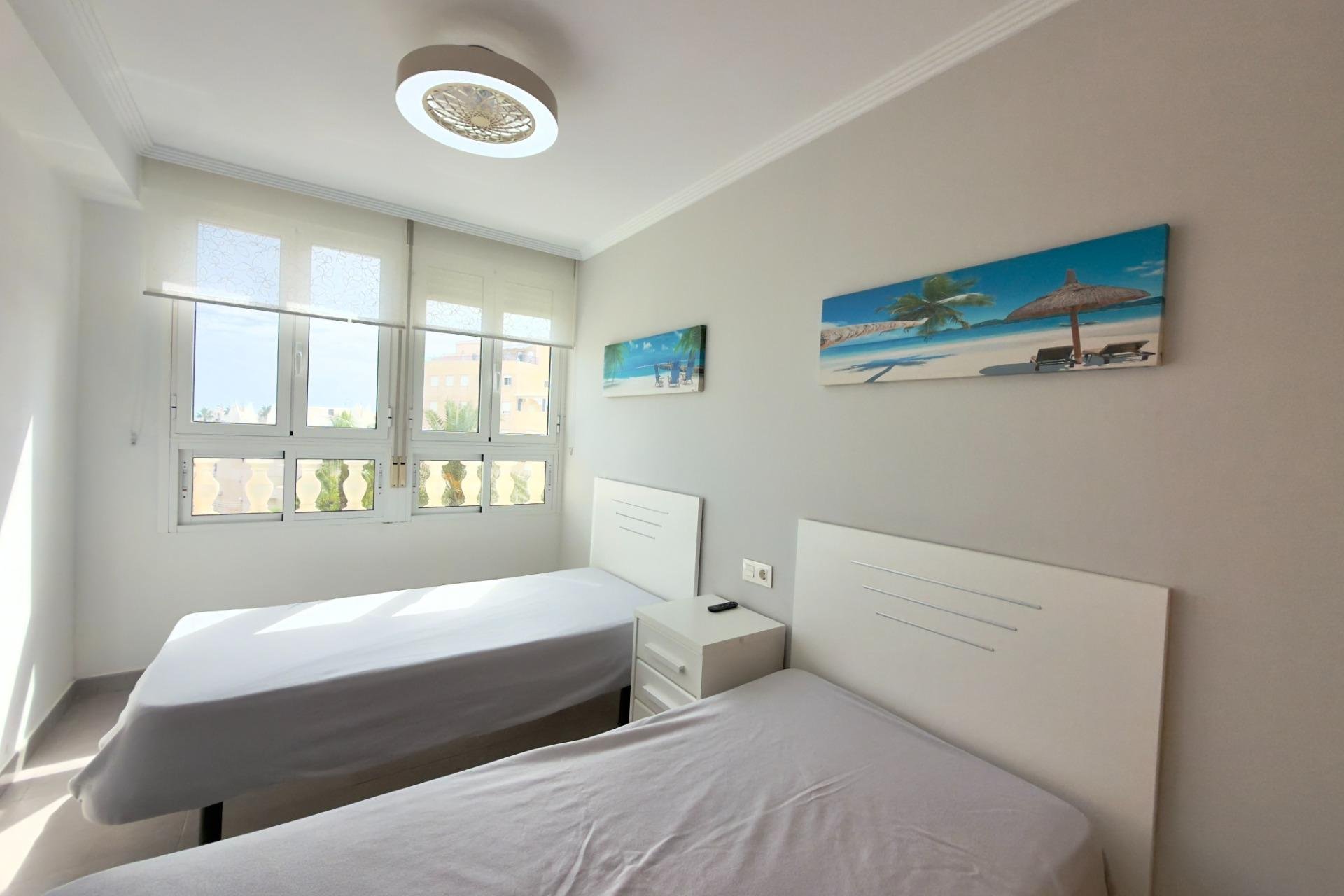 Revente - Appartement -
Guardamar del Segura - Urbanizaciones