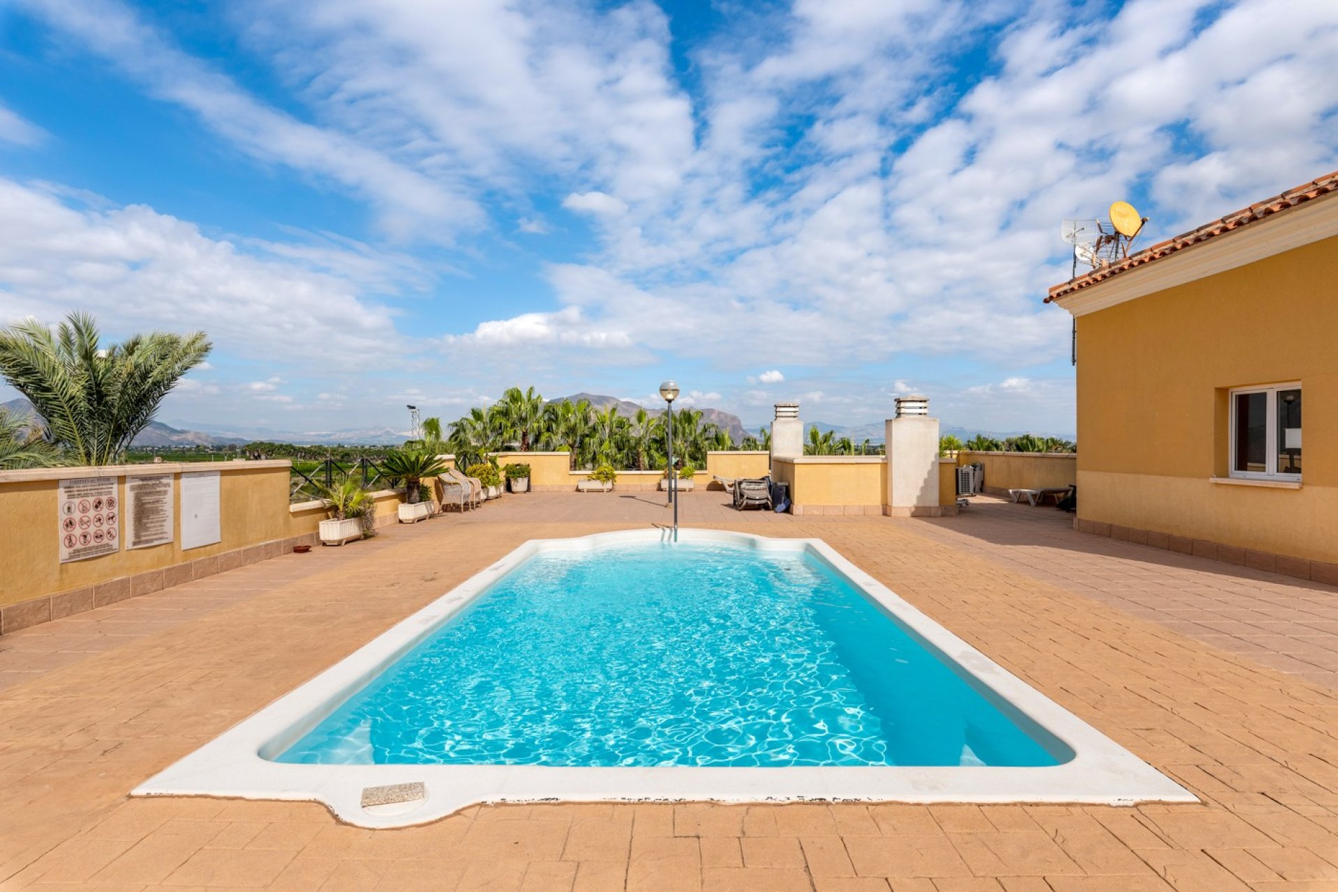 Revente - Appartement -
Jacarilla - Inland