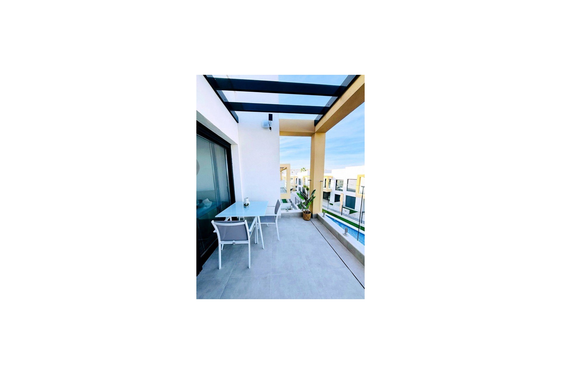 Revente - Appartement -
Las Filipinas - Inland
