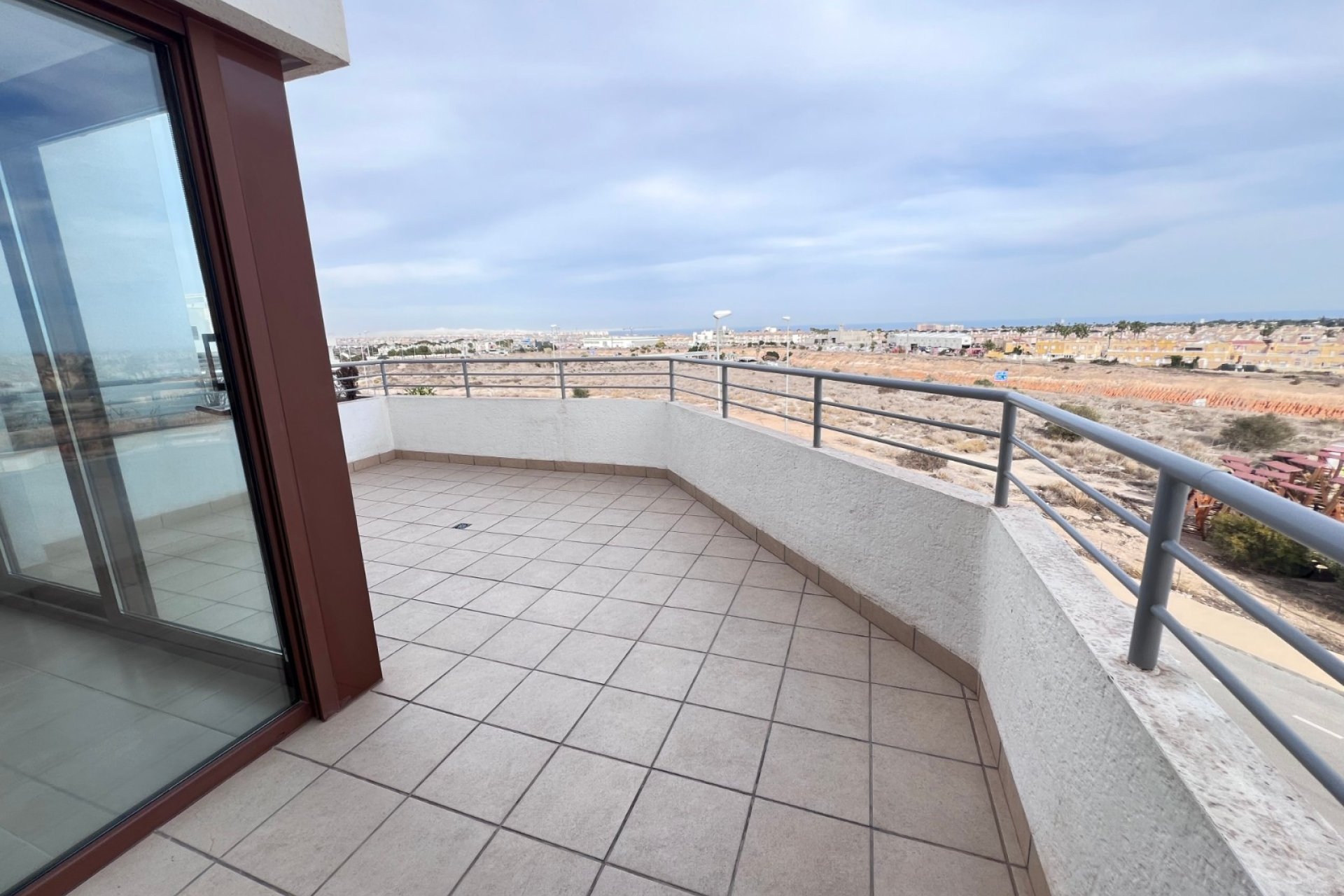 Revente - Appartement -
Lomas De Campoamor - Inland