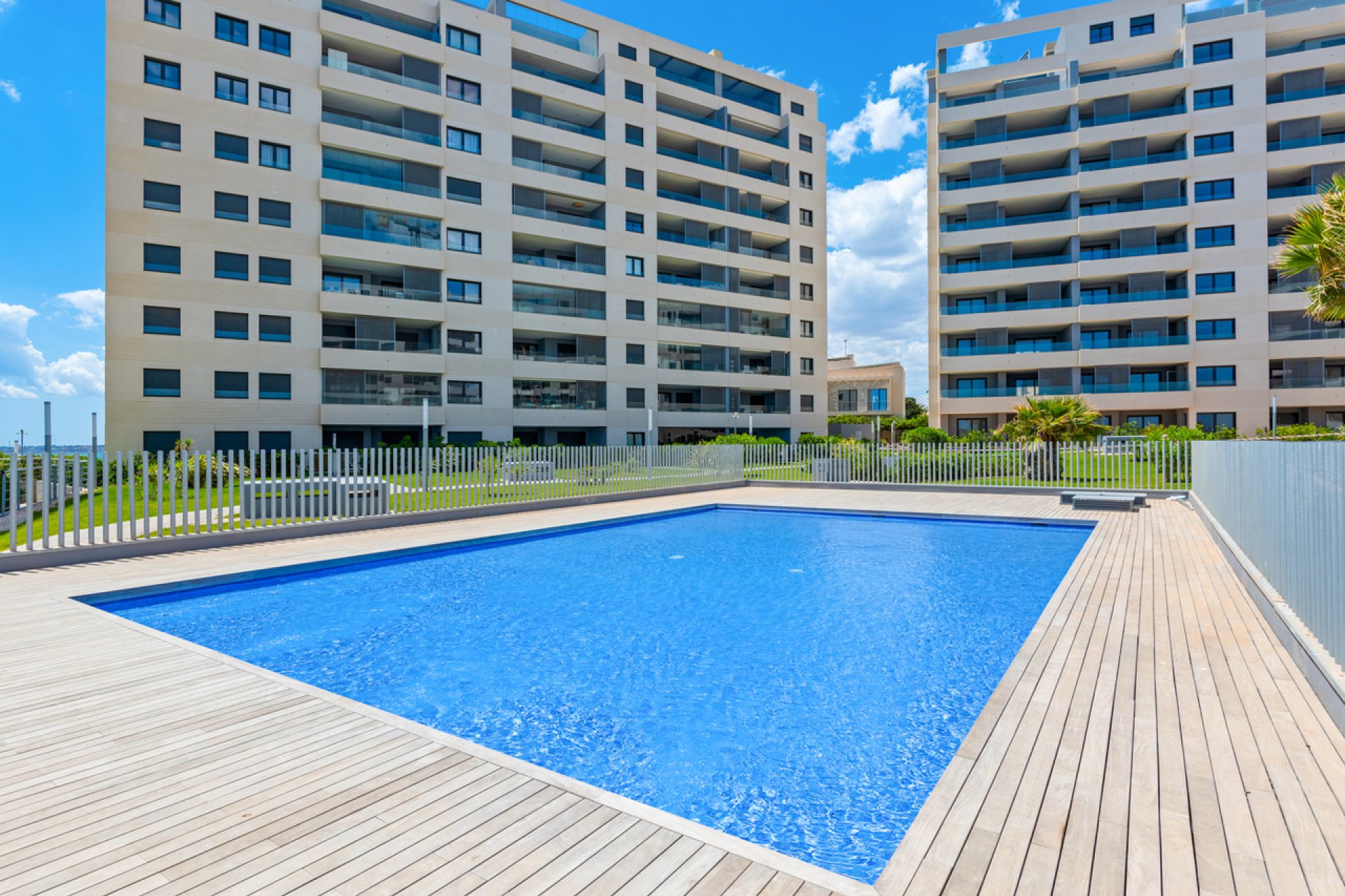 Revente - Appartement -
Punta Prima - Costa Blanca