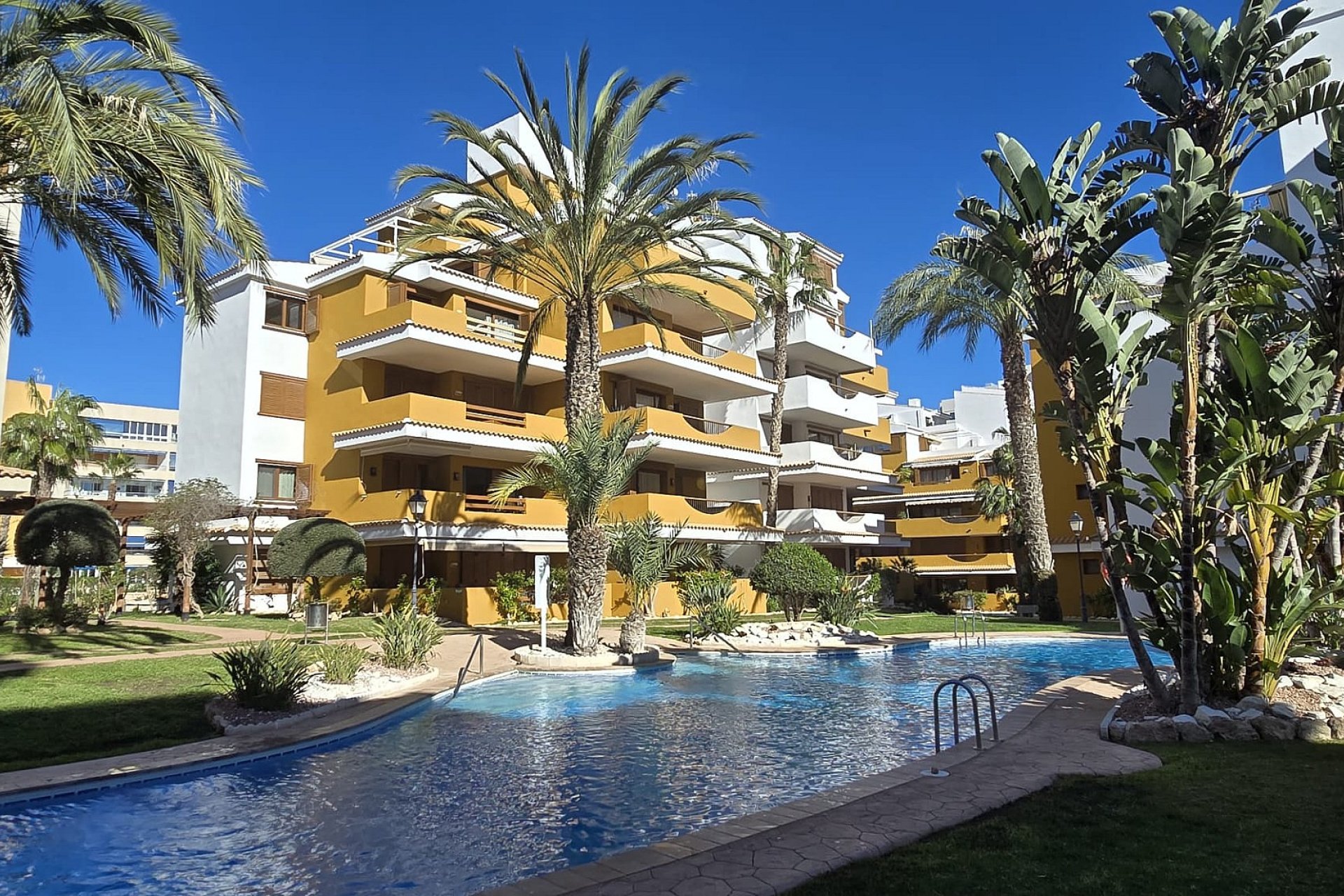 Revente - Appartement -
Punta Prima - Costa Blanca