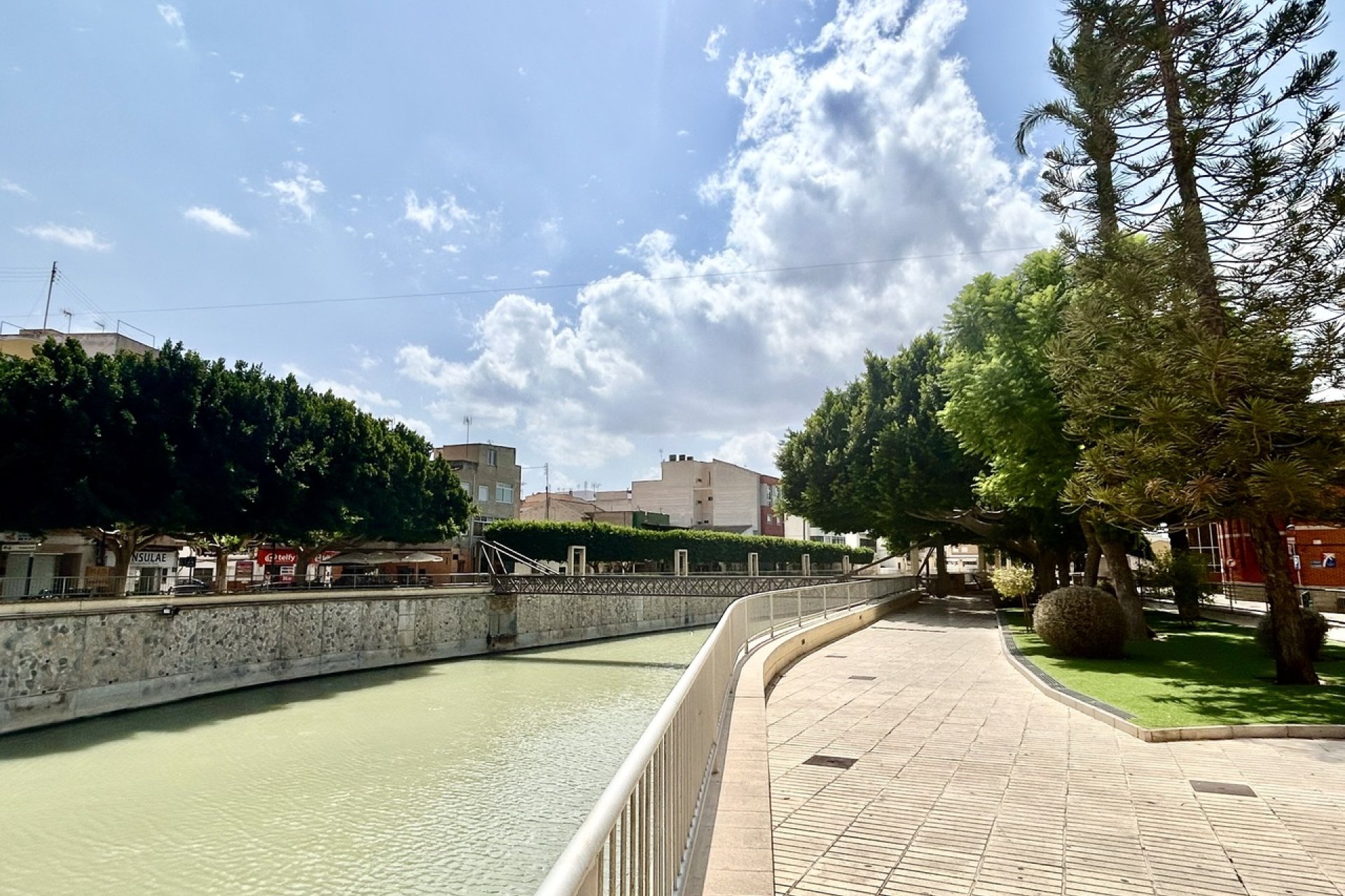 Revente - Appartement -
Rojales - Inland
