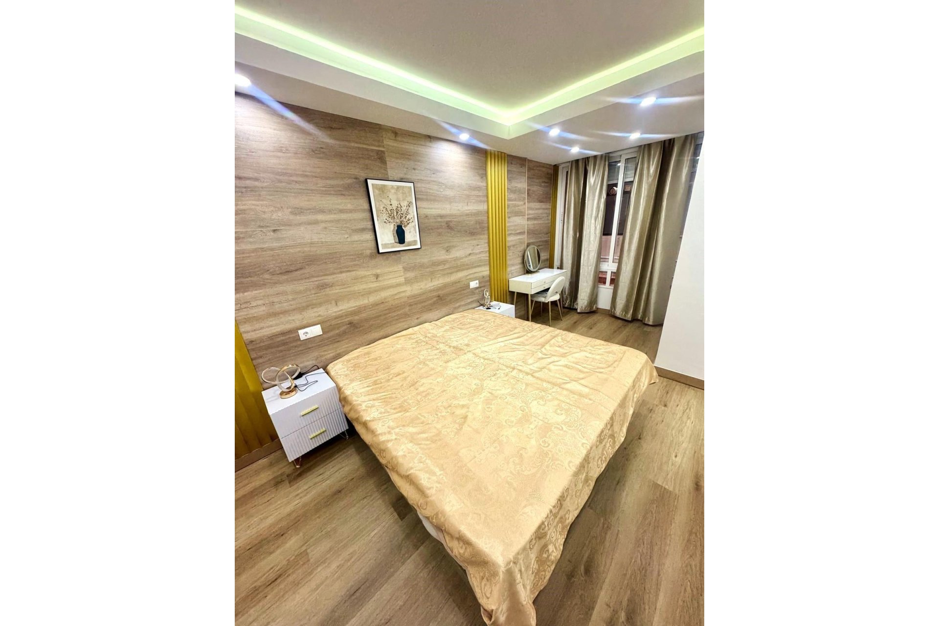 Revente - Appartement -
Torrevieja - Centro - Muelle Pesquero