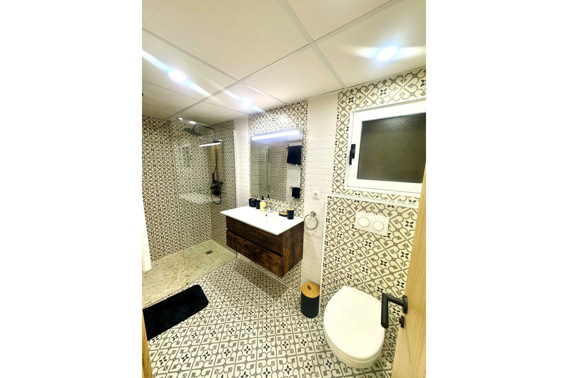 Revente - Appartement -
Torrevieja - Centro - Muelle Pesquero