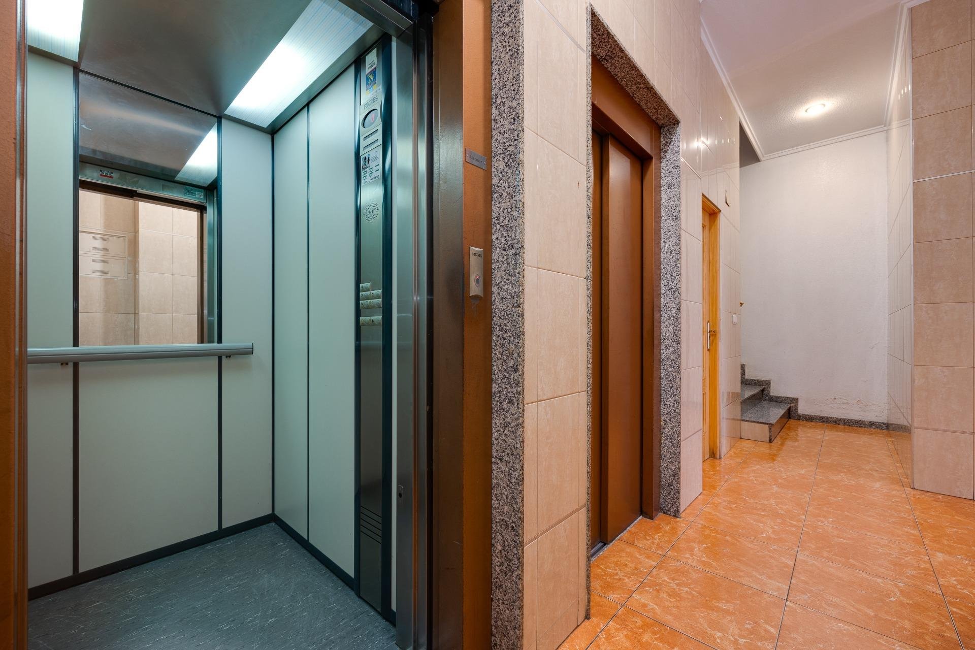 Revente - Appartement -
Torrevieja - Centro