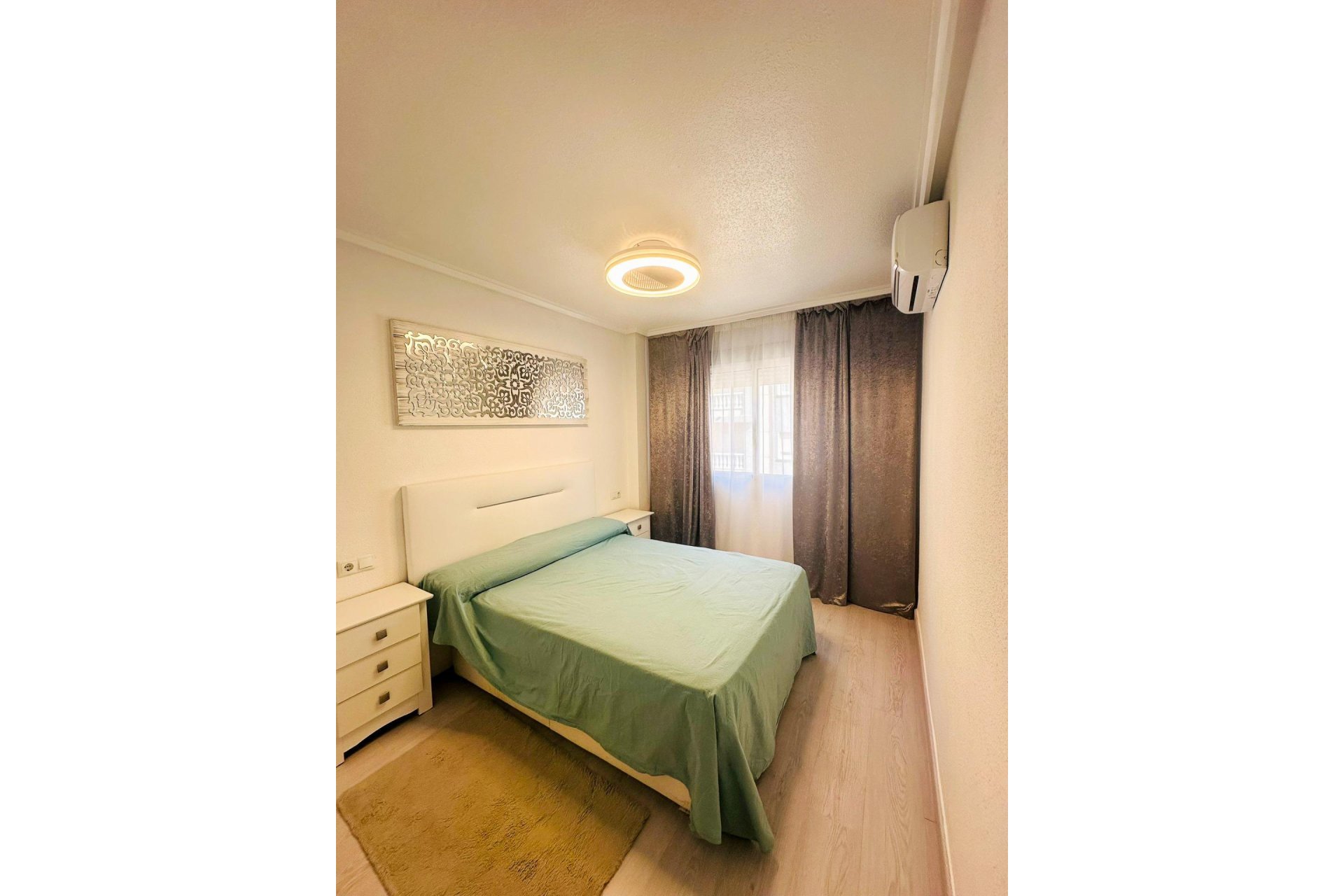 Revente - Appartement -
Torrevieja - Centro