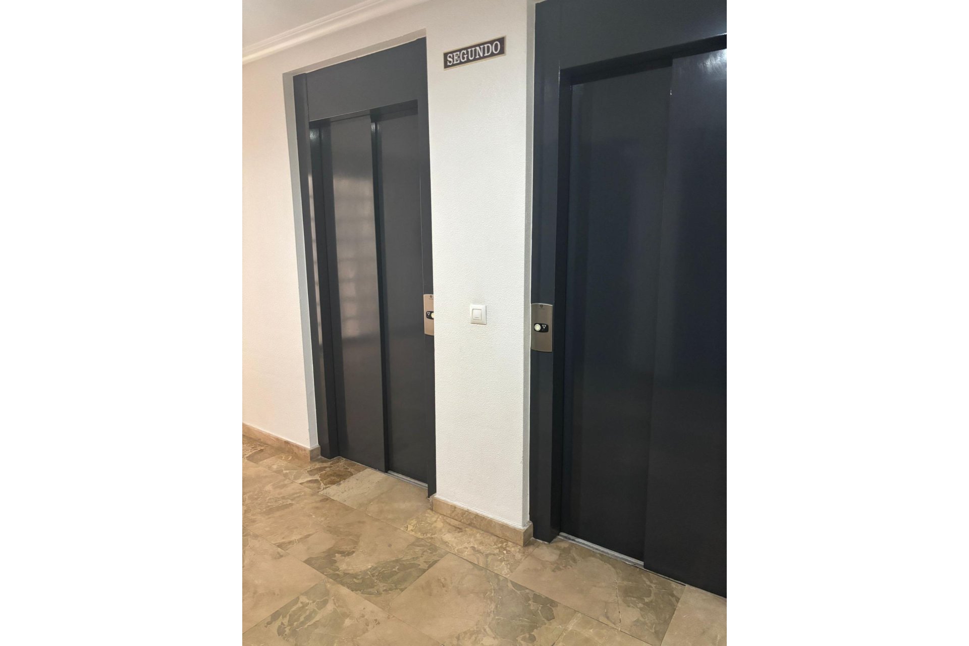 Revente - Appartement -
Torrevieja - Centro