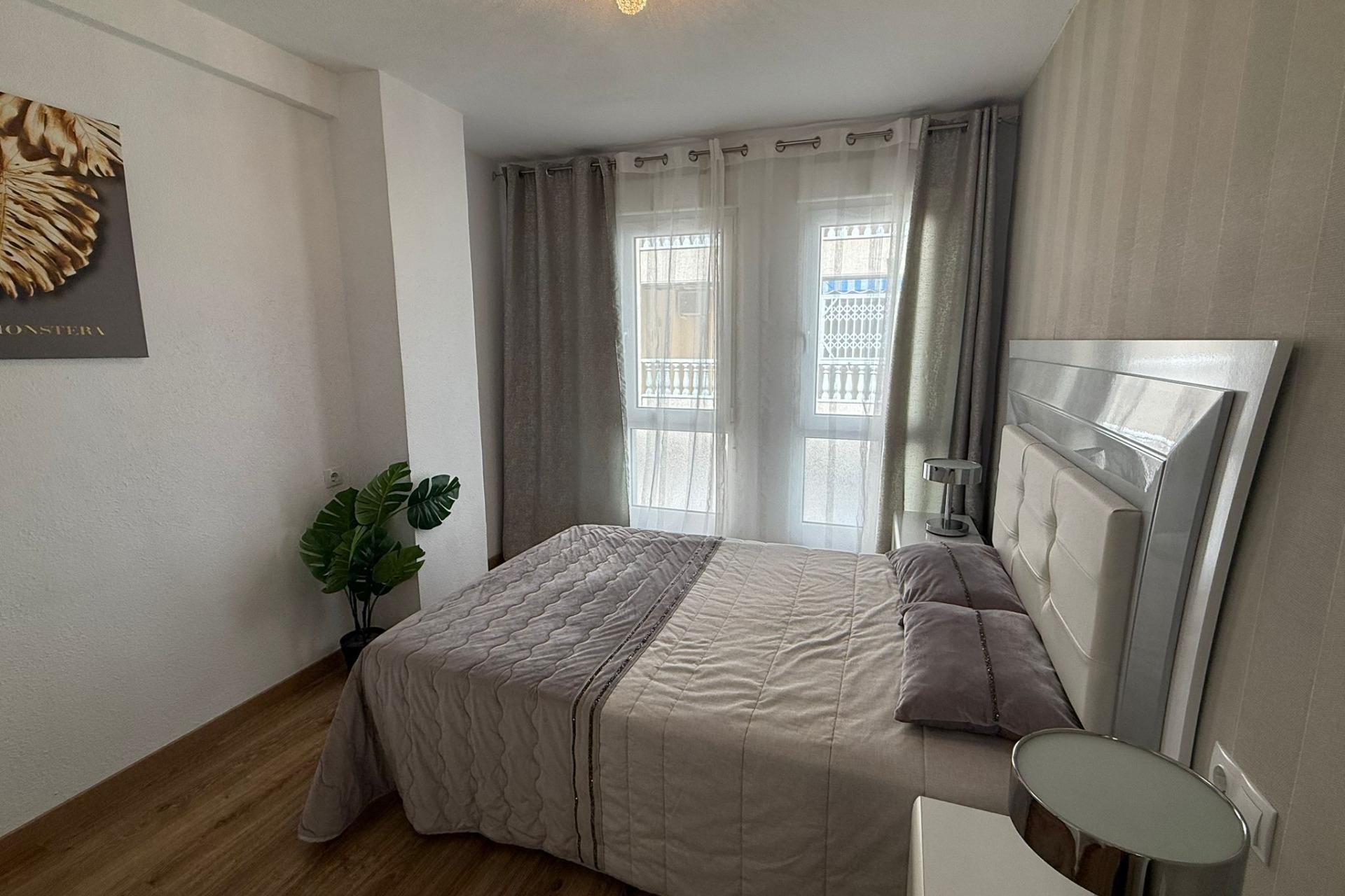Revente - Appartement -
Torrevieja - Centro