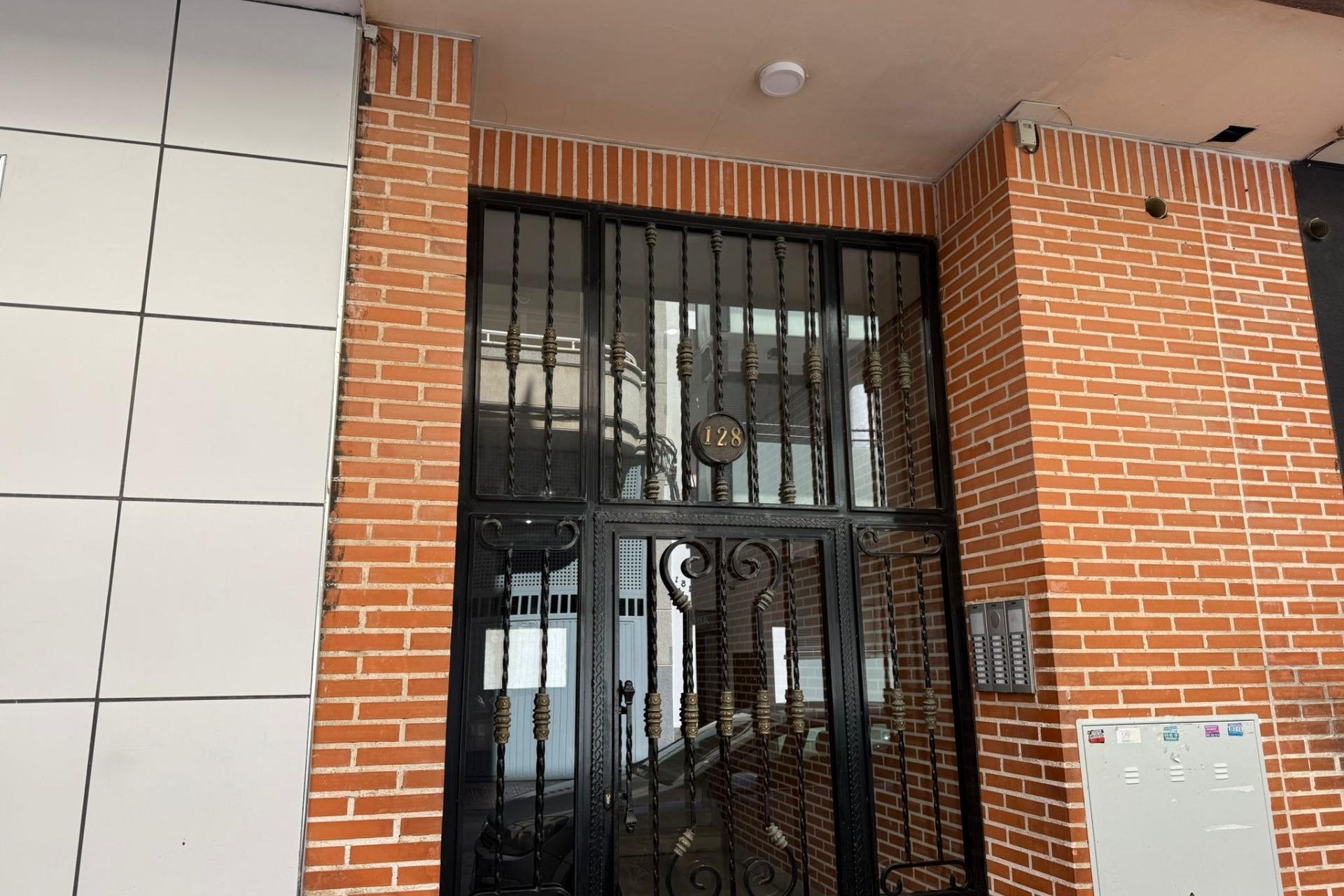 Revente - Appartement -
Torrevieja - Centro