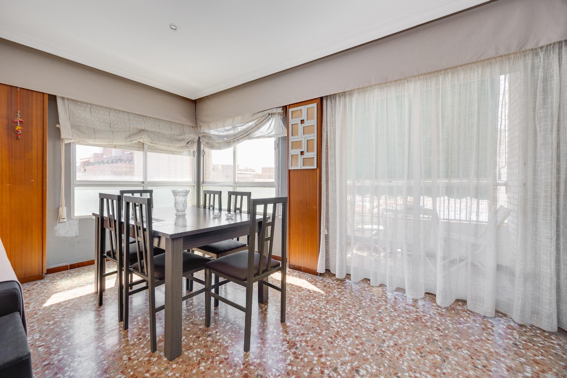Revente - Appartement -
Torrevieja - Centro