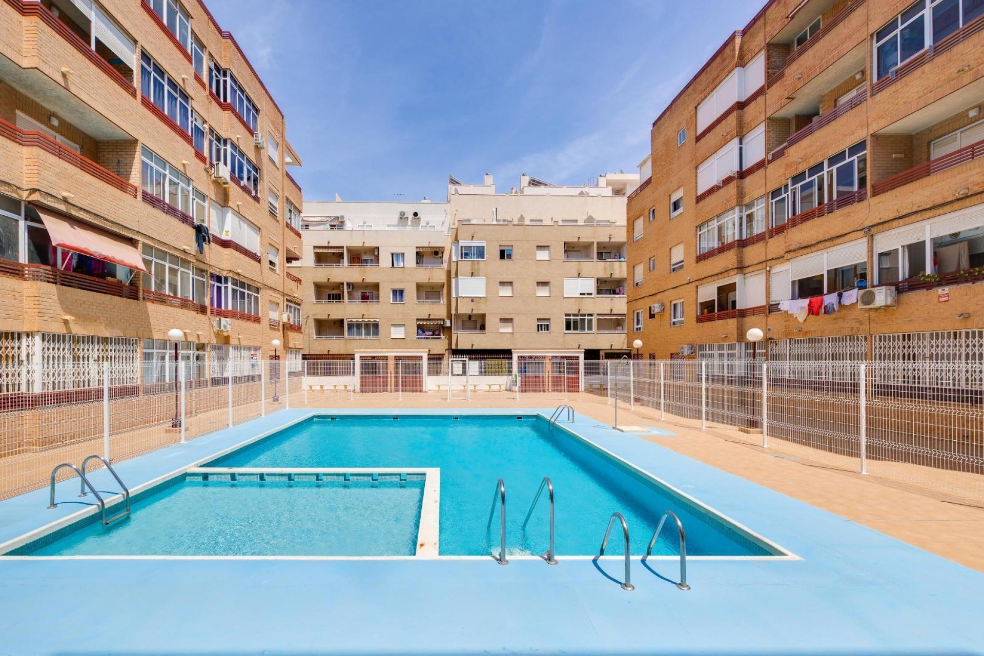 Revente - Appartement -
Torrevieja - Centro
