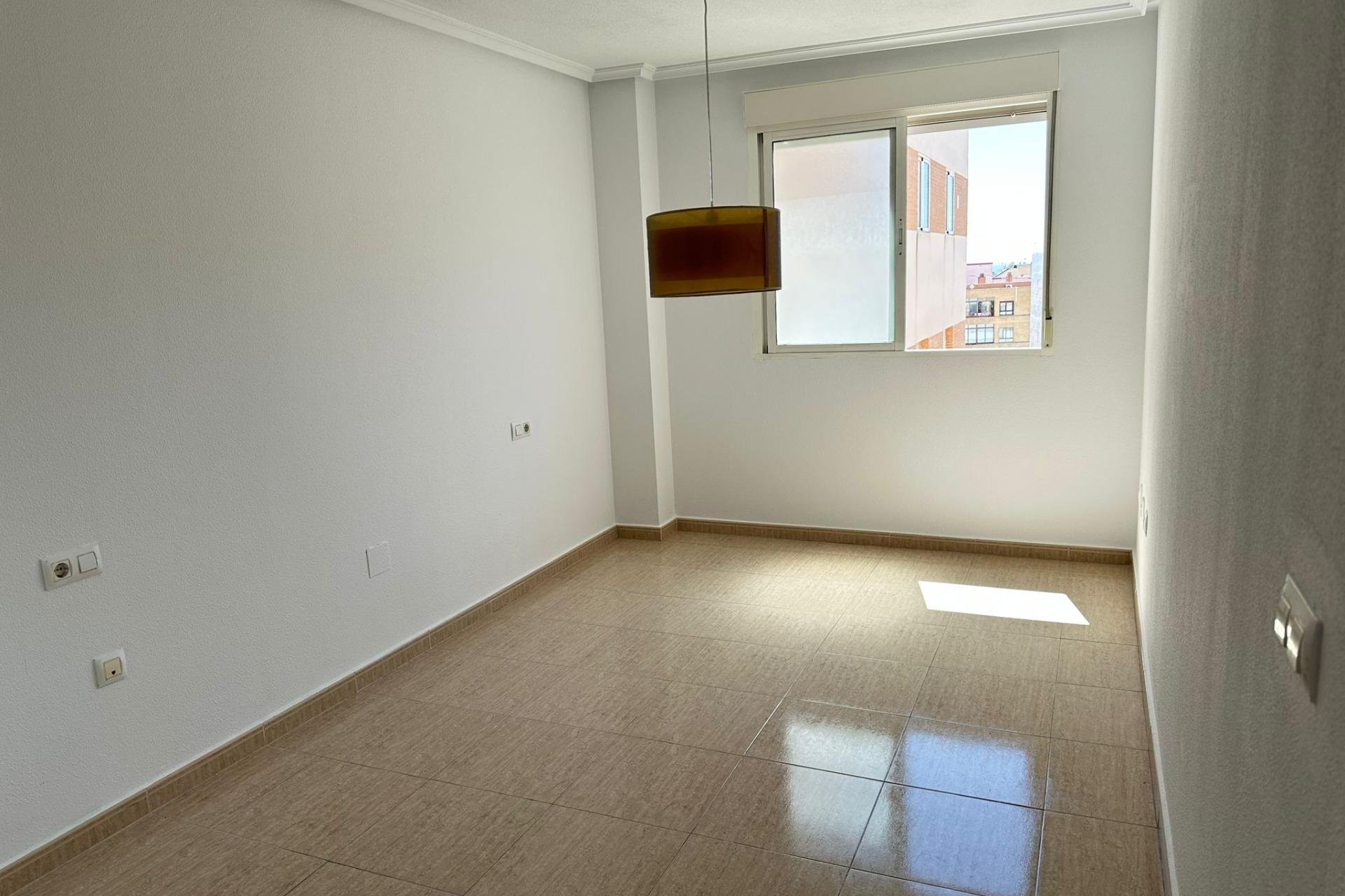 Revente - Appartement -
Torrevieja - Centro