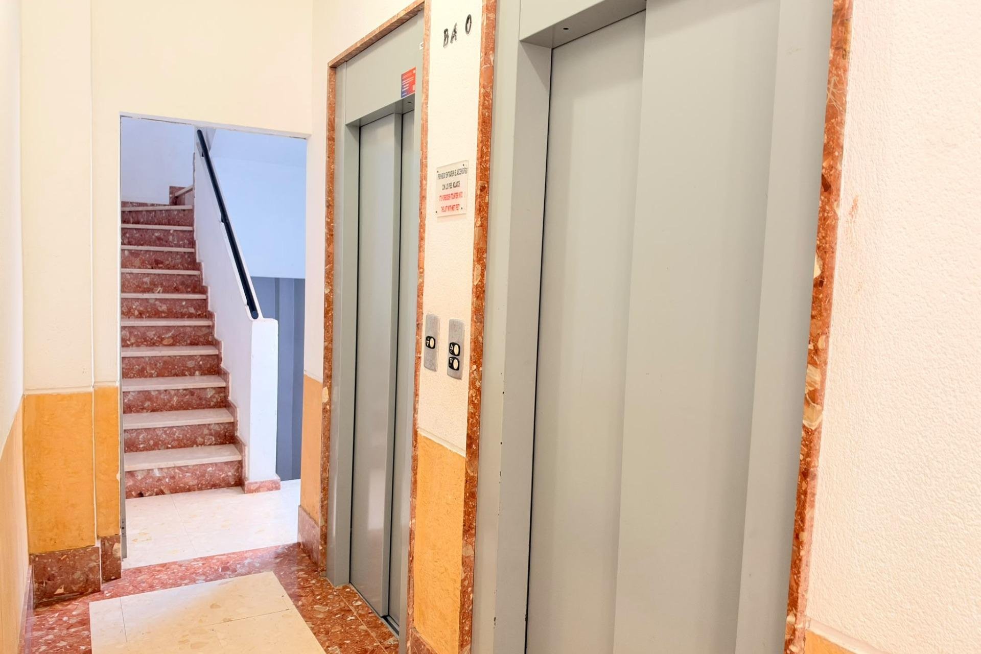Revente - Appartement -
Torrevieja - Centro