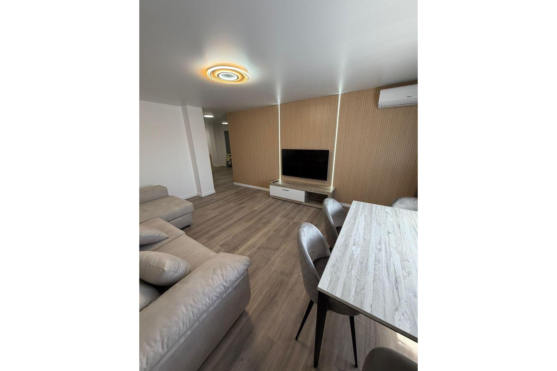 Revente - Appartement -
Torrevieja - Centro