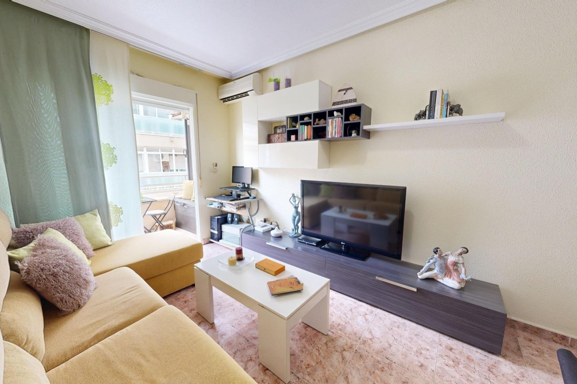 Revente - Appartement -
Torrevieja - Estacion De Autobuses