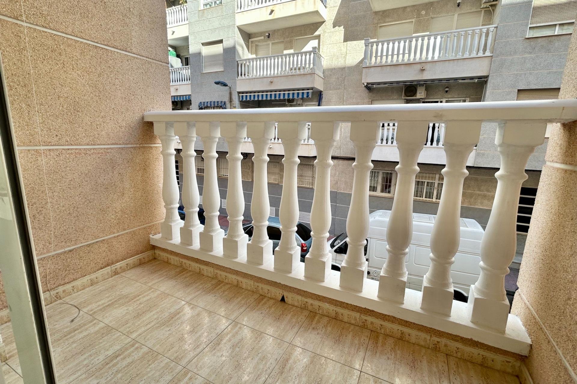 Revente - Appartement -
Torrevieja - Estacion De Autobuses