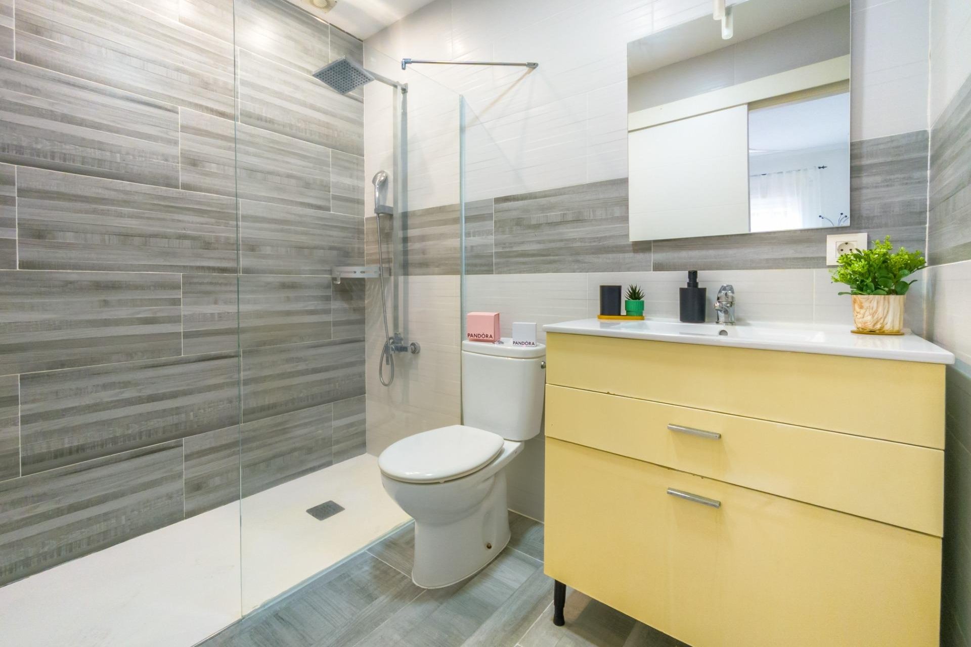 Revente - Appartement -
Torrevieja - Estacion De Autobuses