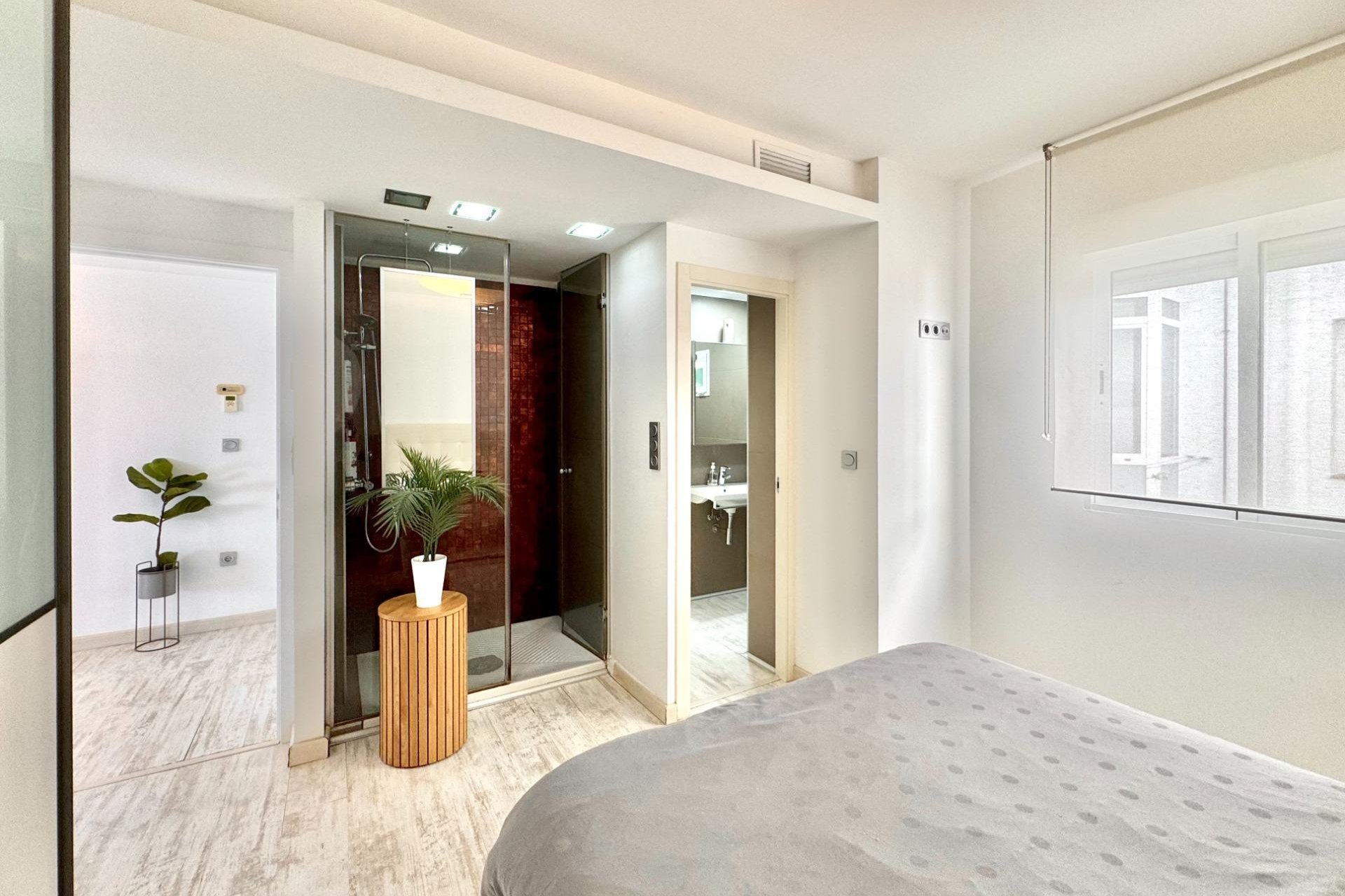 Revente - Appartement -
Torrevieja - Estacion De Autobuses