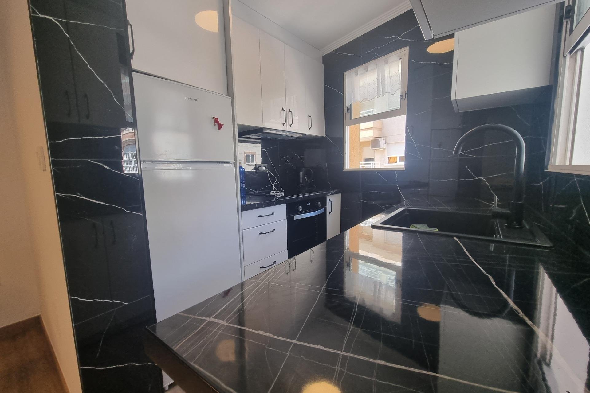 Revente - Appartement -
Torrevieja - Estacion De Autobuses