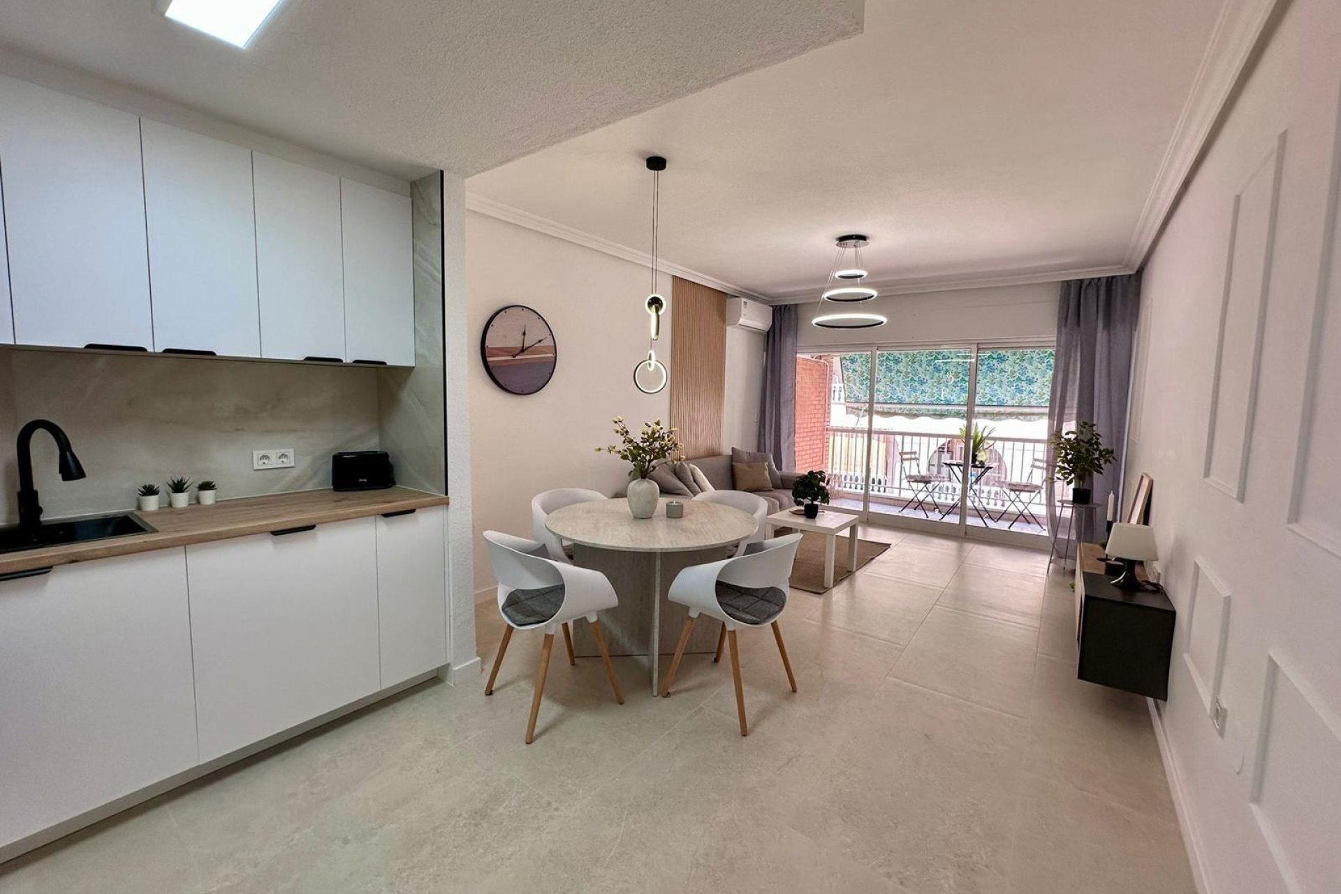 Revente - Appartement -
Torrevieja - Estacion De Autobuses