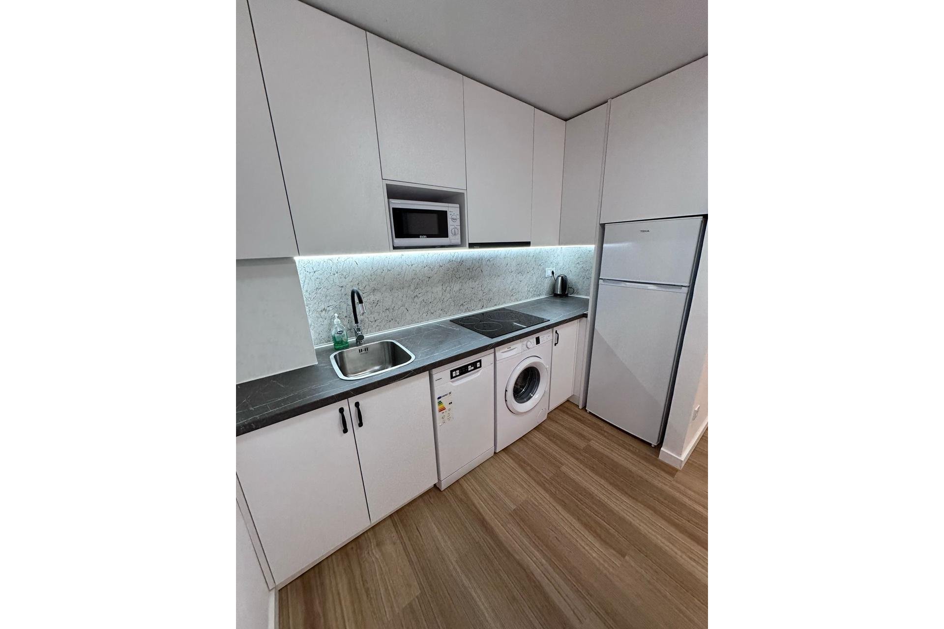 Revente - Appartement -
Torrevieja - Estacion De Autobuses
