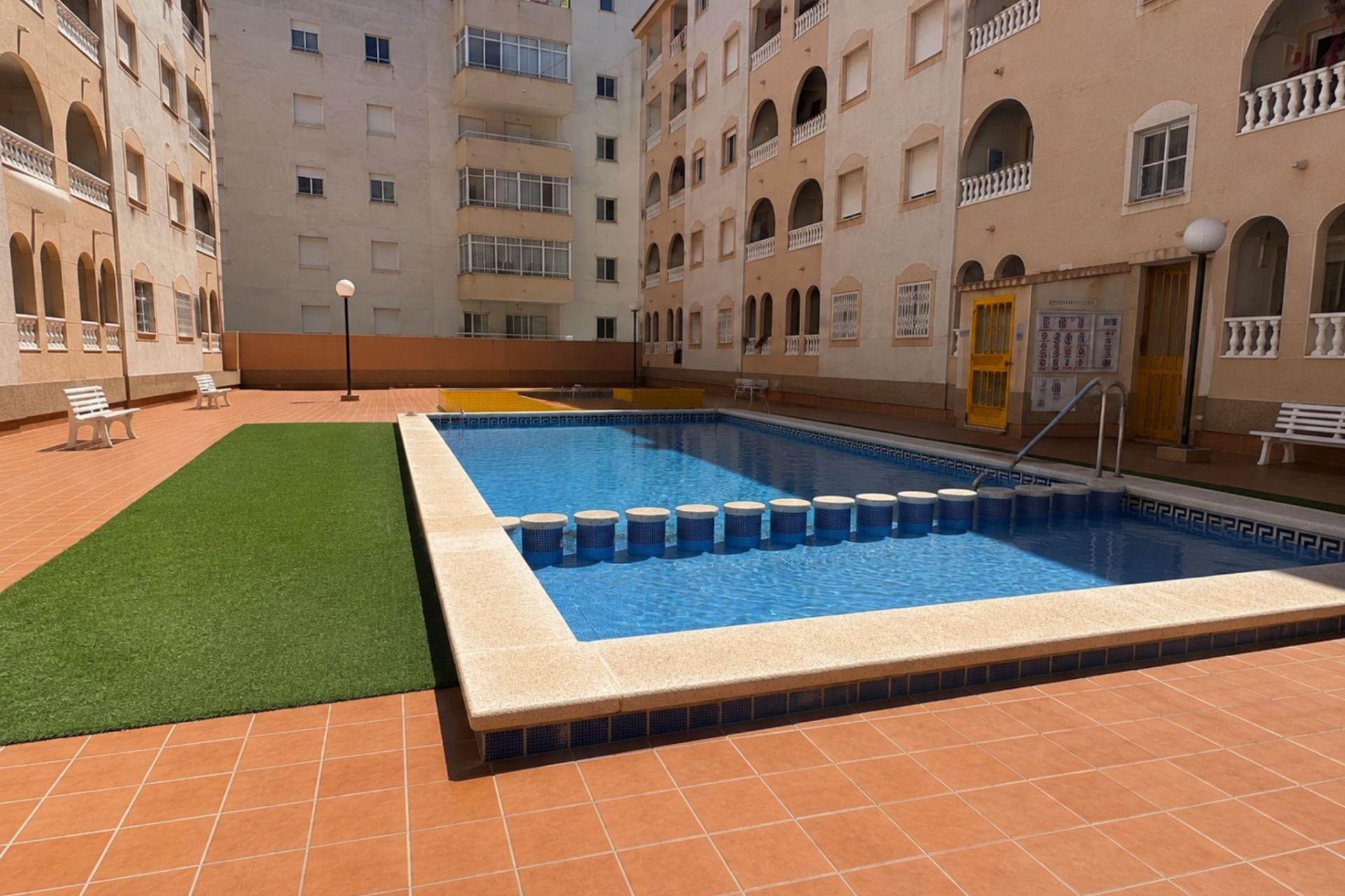 Revente - Appartement -
Torrevieja - Estacion De Autobuses
