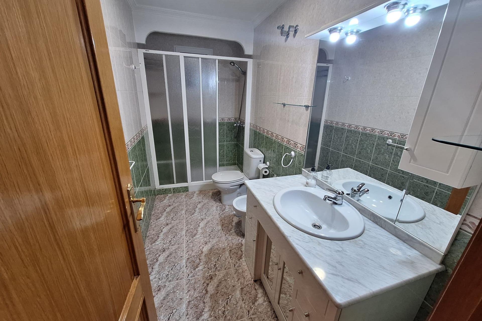 Revente - Appartement -
Torrevieja - Estacion De Autobuses