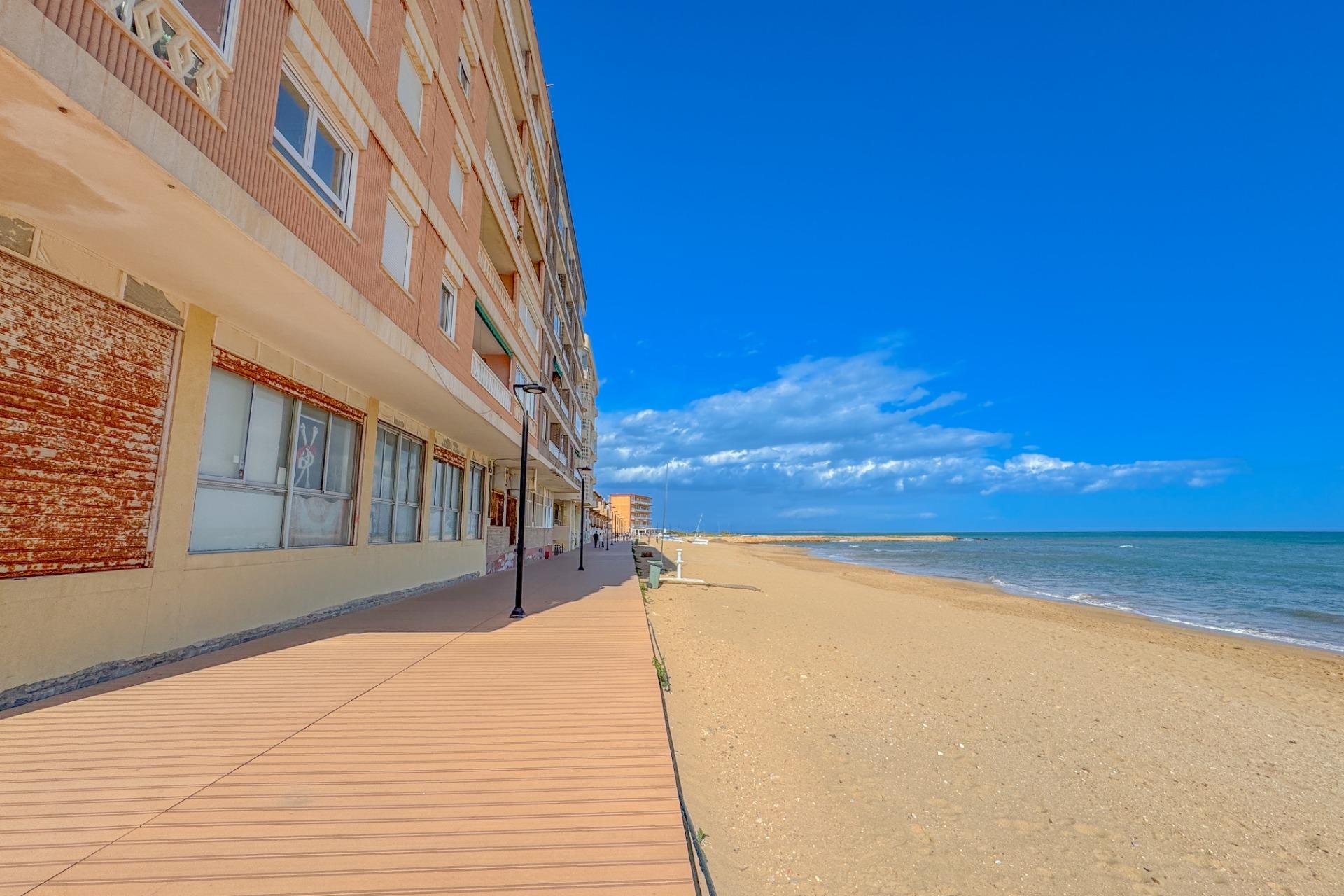 Revente - Appartement -
Torrevieja - La Mata Pueblo