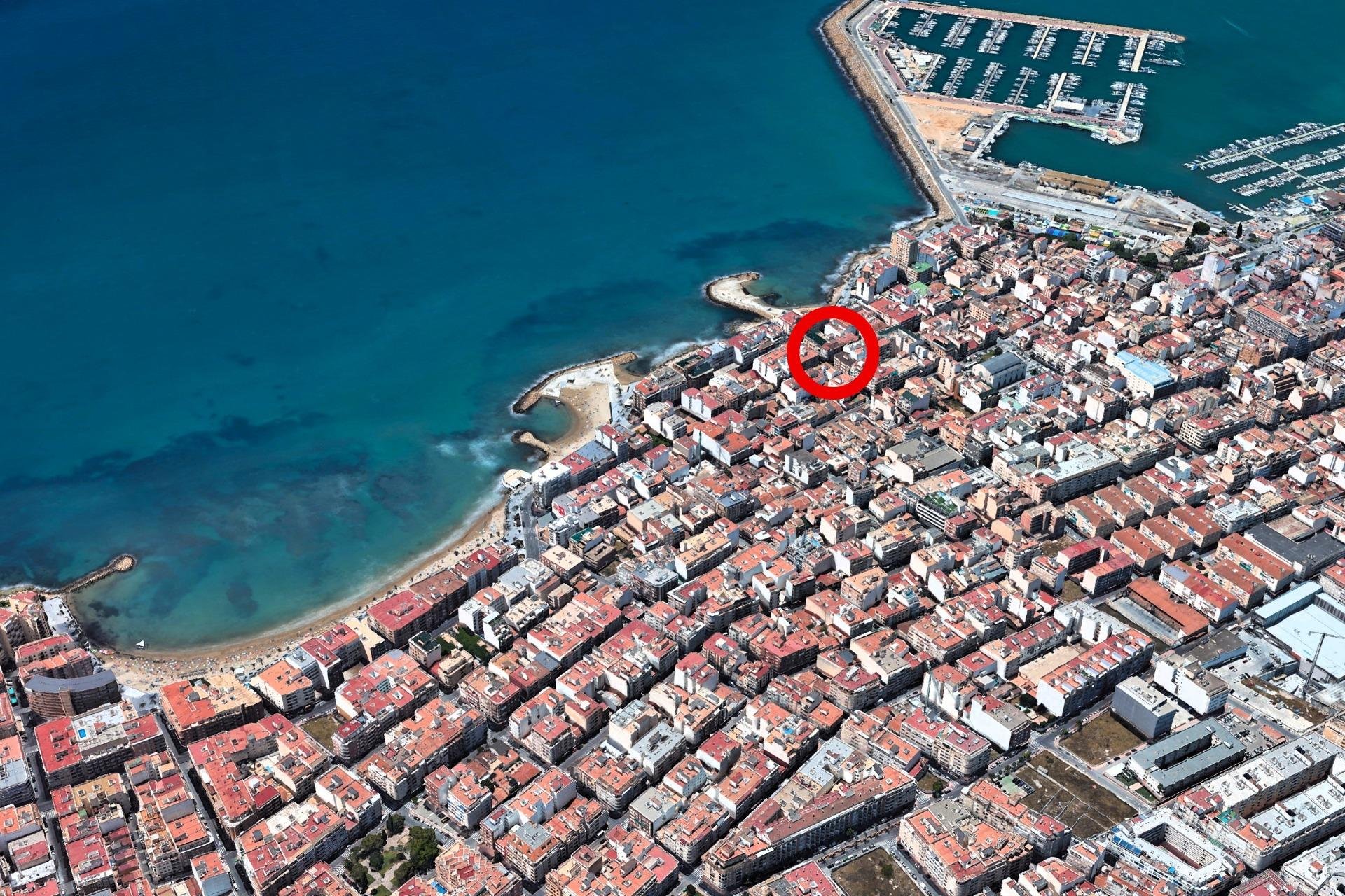 Revente - Appartement -
Torrevieja - Paseo Maritimo
