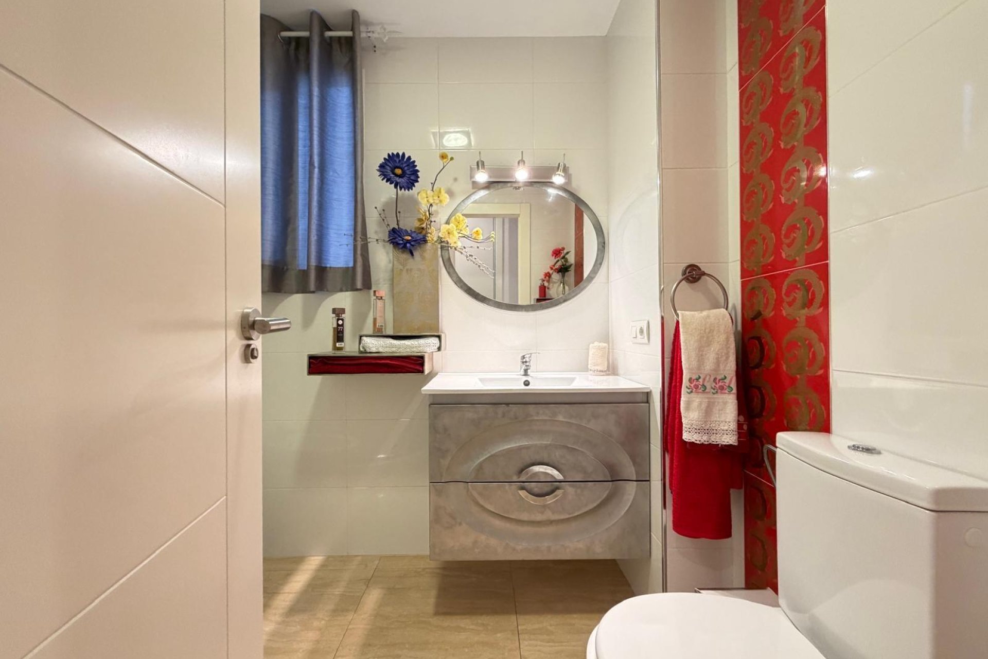 Revente - Appartement -
Torrevieja - Paseo Maritimo
