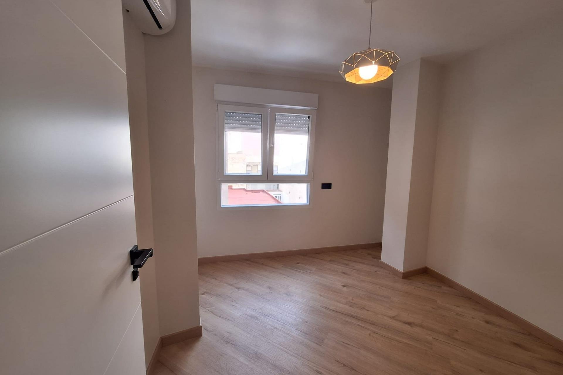 Revente - Appartement -
Torrevieja - Playa de los Locos