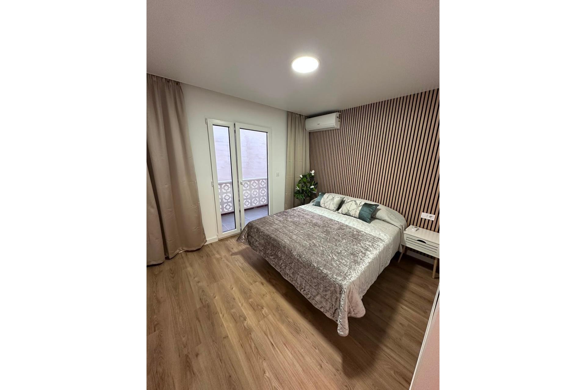 Revente - Appartement -
Torrevieja - Playa de los Locos