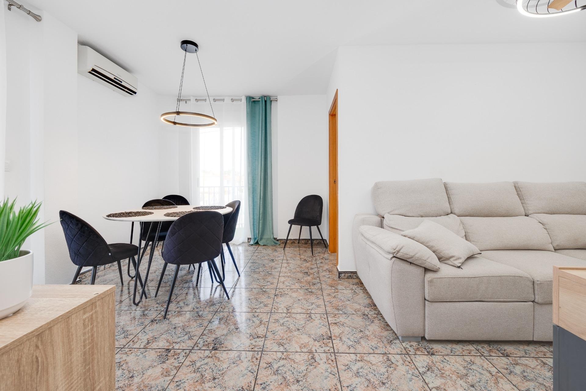 Revente - Appartement -
Torrevieja - Playa De Los Naufragos