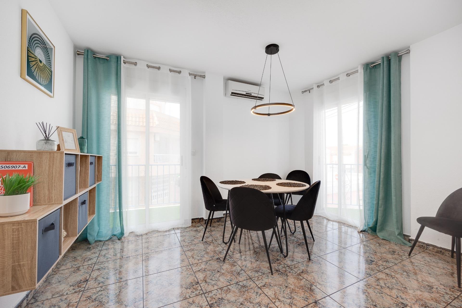 Revente - Appartement -
Torrevieja - Playa De Los Naufragos