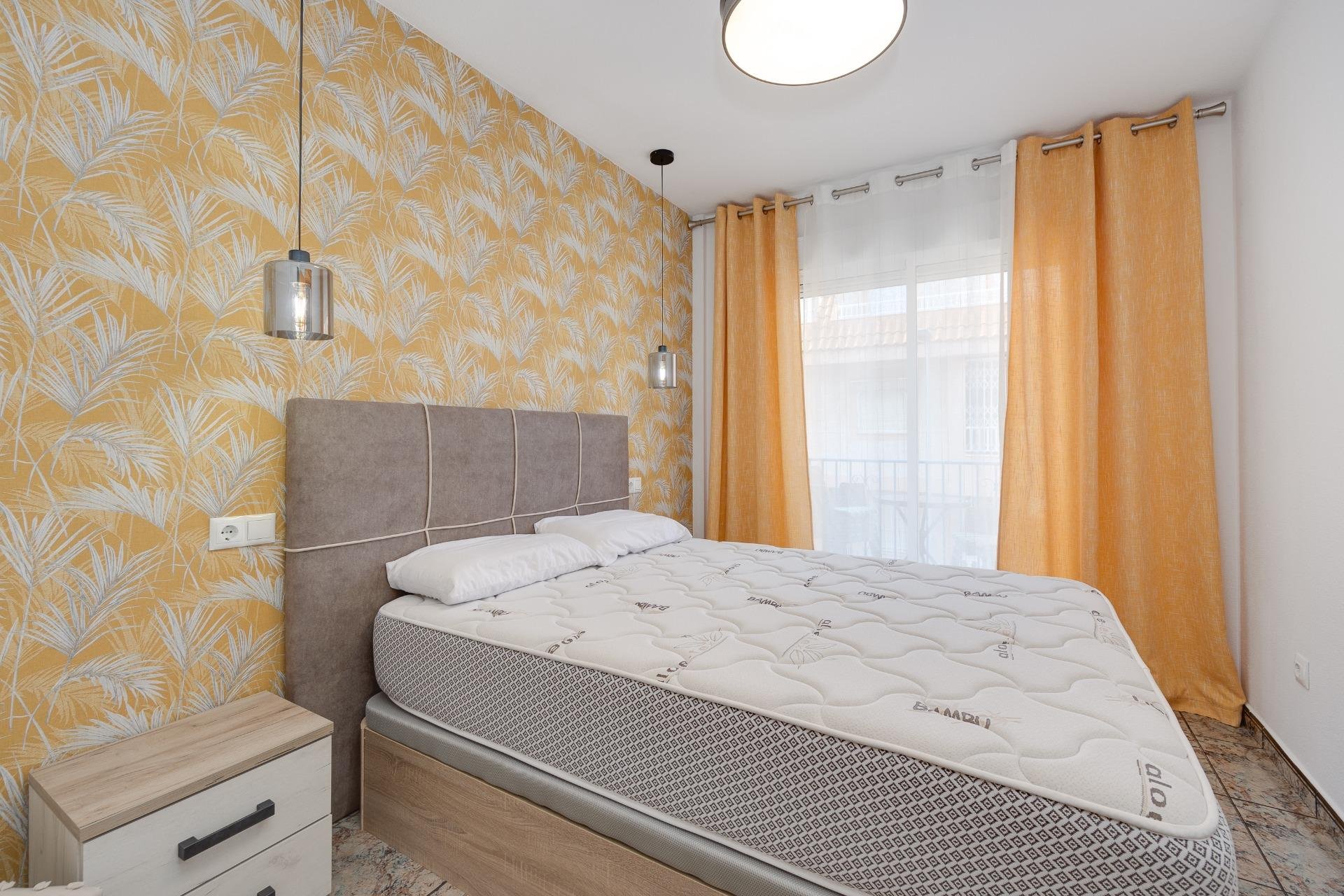 Revente - Appartement -
Torrevieja - Playa De Los Naufragos